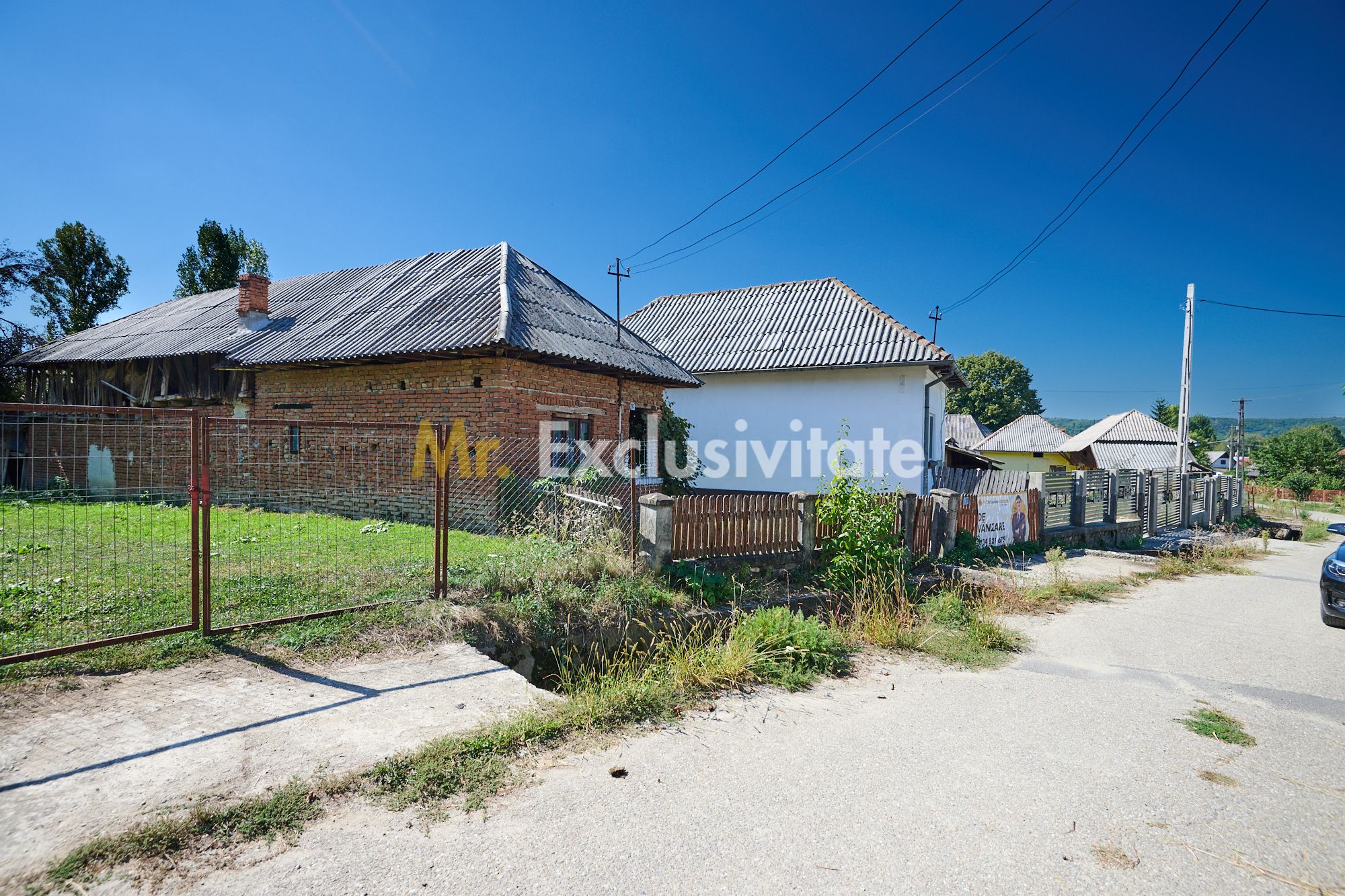 Casa cu teren de 1.200 mp si livada–Badesti, comuna Pietrosani, Arges — fotografia 12