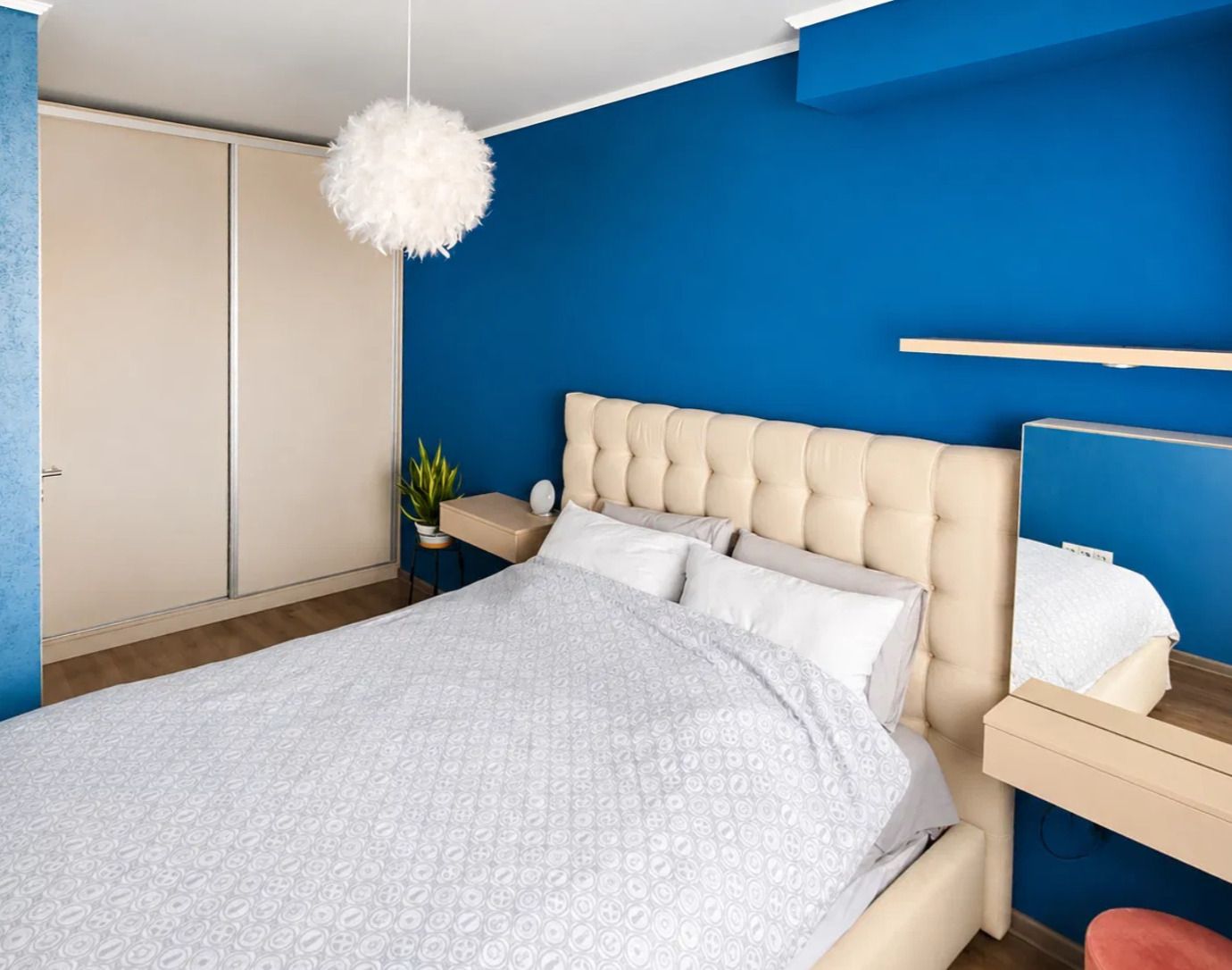 DUPLEX MODERN CU 3 CAMERE TERASĂ PARCARE ȘI BOXĂ CORESI — fotografia 7