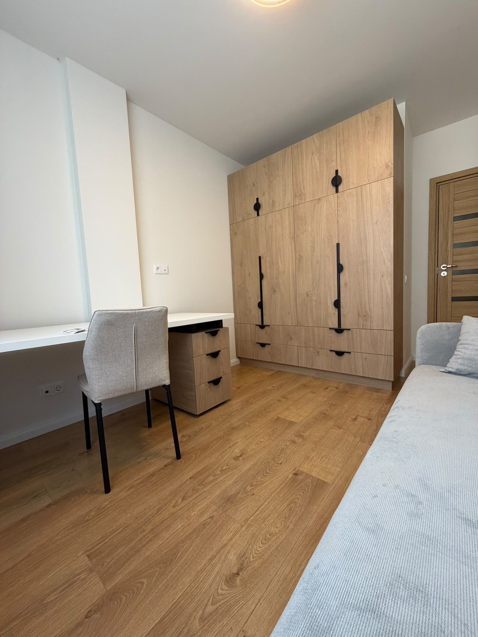 Apartament 3 camere, 2 bai, balcon, etaj intermediar, parcare — fotografia 13