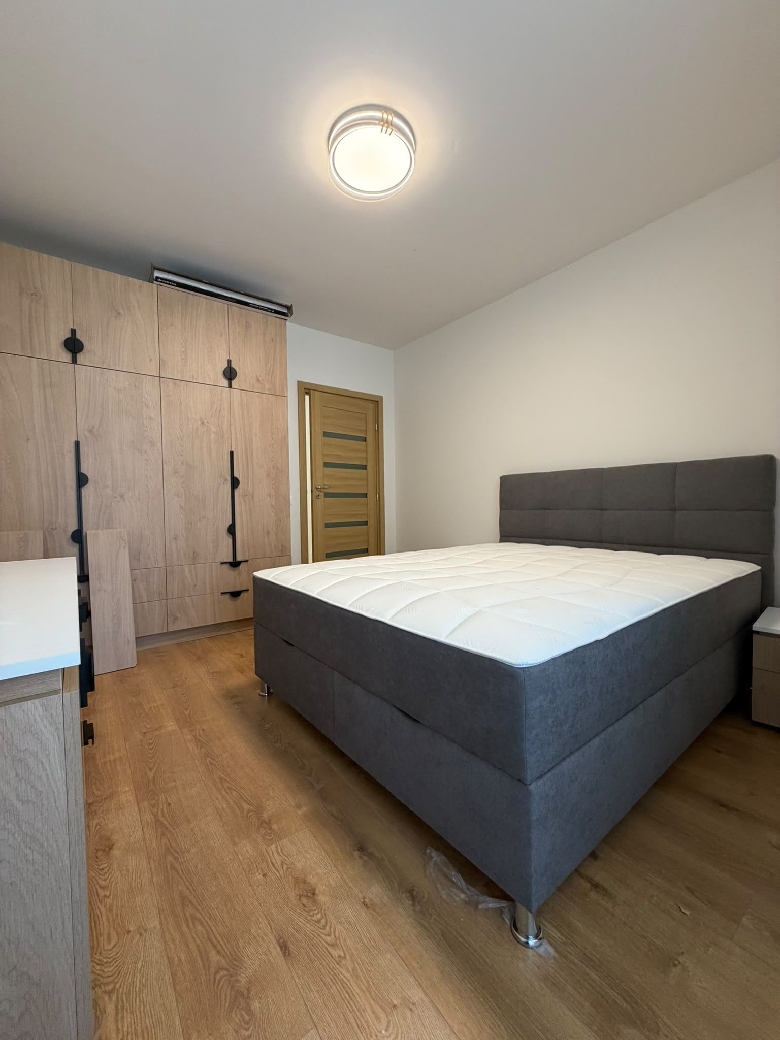 Apartament 3 camere, 2 bai, balcon, etaj intermediar, parcare — fotografia 8