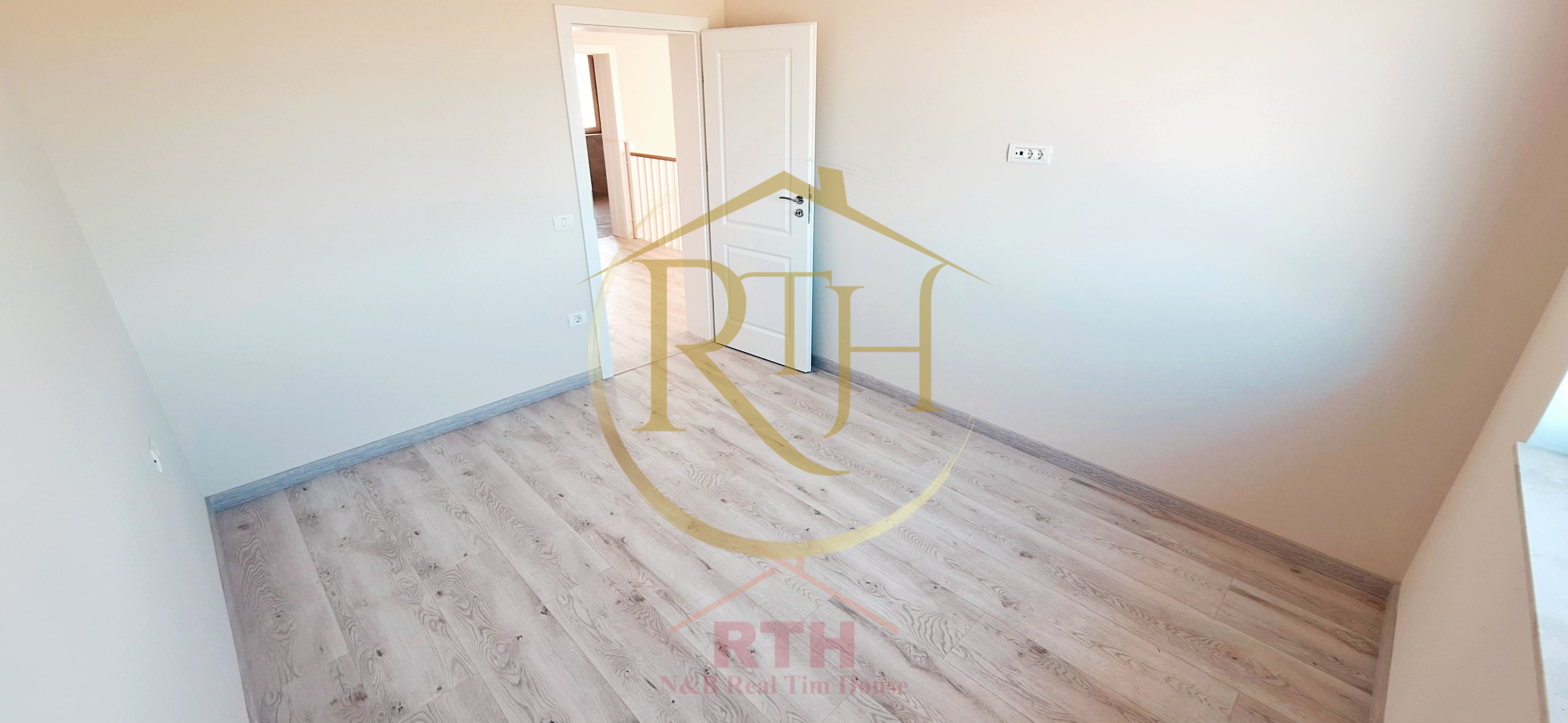 Oferim spre vanzare Duplex cu 5 camere situat in Giroc aproape de DAF — fotografia 12