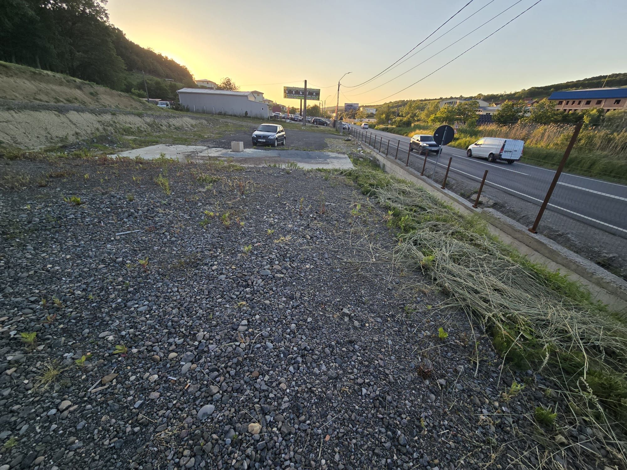 Teren 2500 mp cu deschidere de 65 m la E 60 — fotografia 4