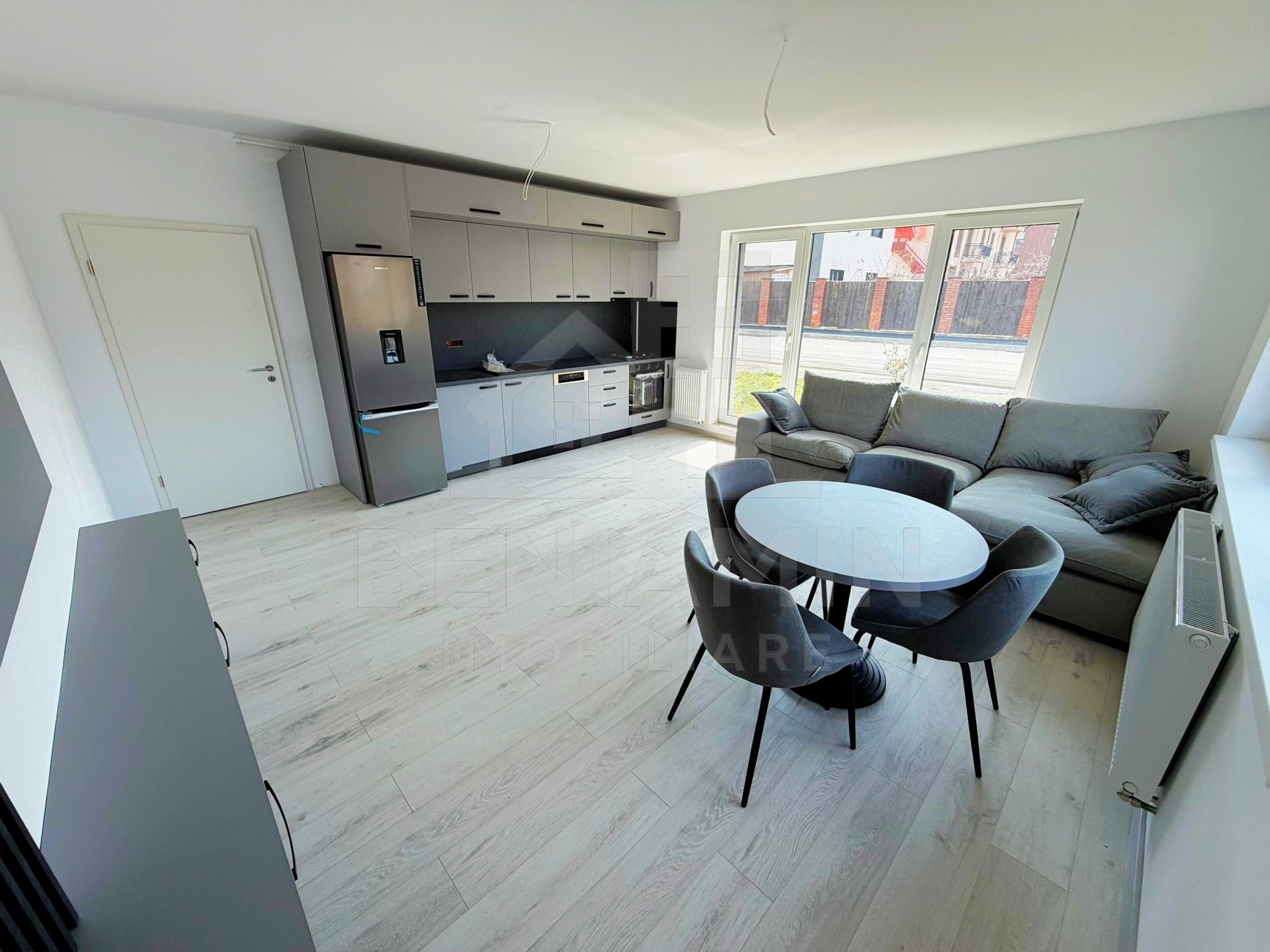 Aparatemnt-2-Camere-Decomandate-55mp-Mobilat-Gradina-103mp-Parcare — fotografia 3