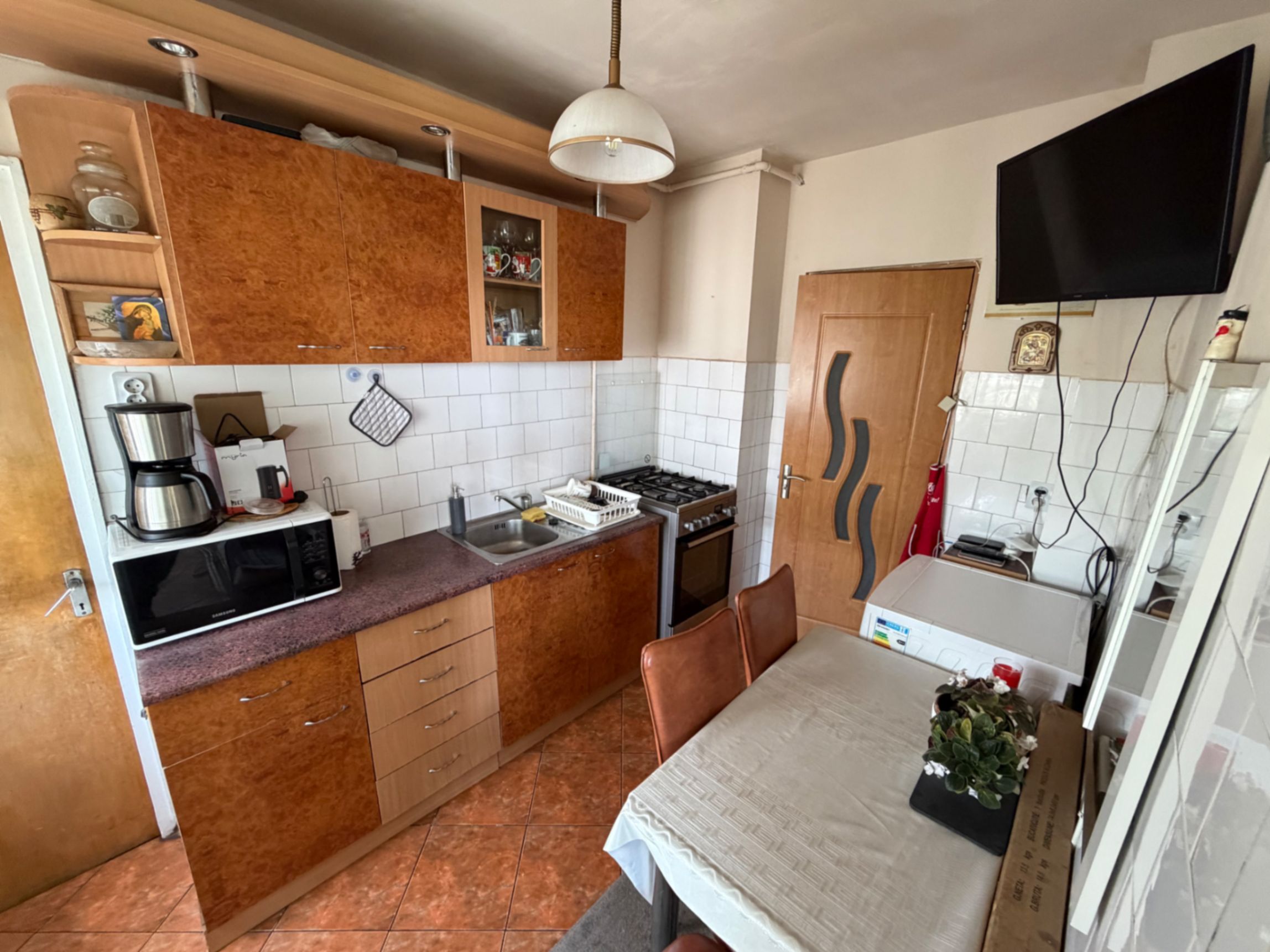 Apartament 2 camere, decomandat - zona Cetate — fotografia 4