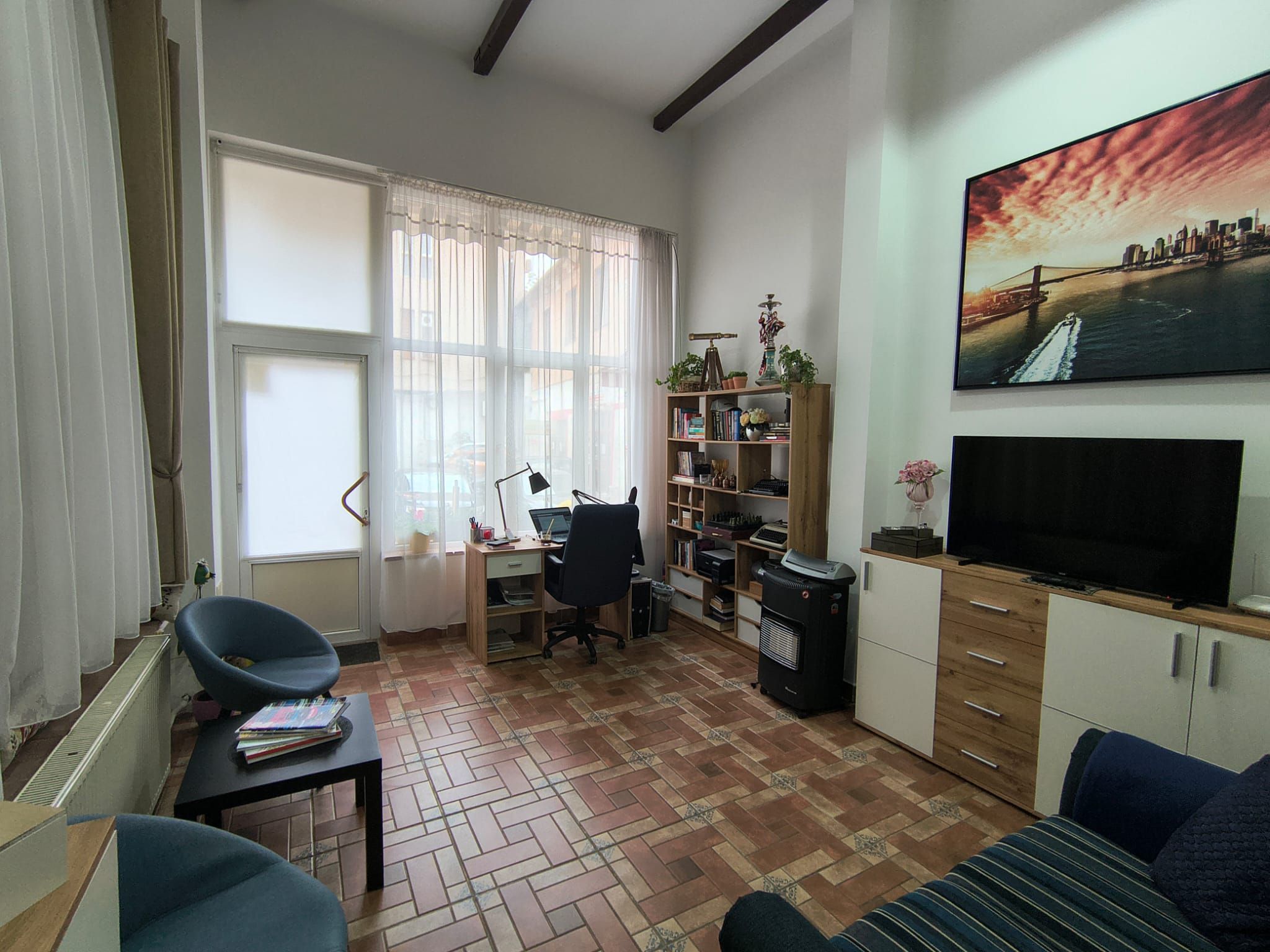 Spatiu comercial, ultracentral, Republicii, Oradea. 95 000 E. Com 0 — fotografia 3