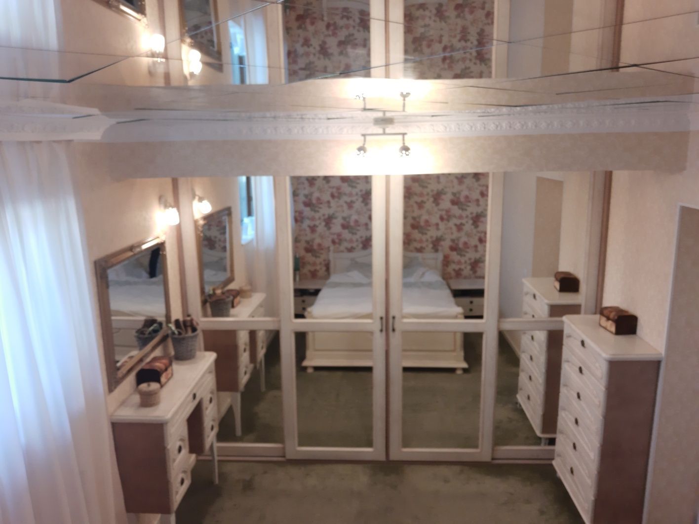 Penthouse cu grădină, beci, magazii,  parcare - zona Bucium, — fotografia 4