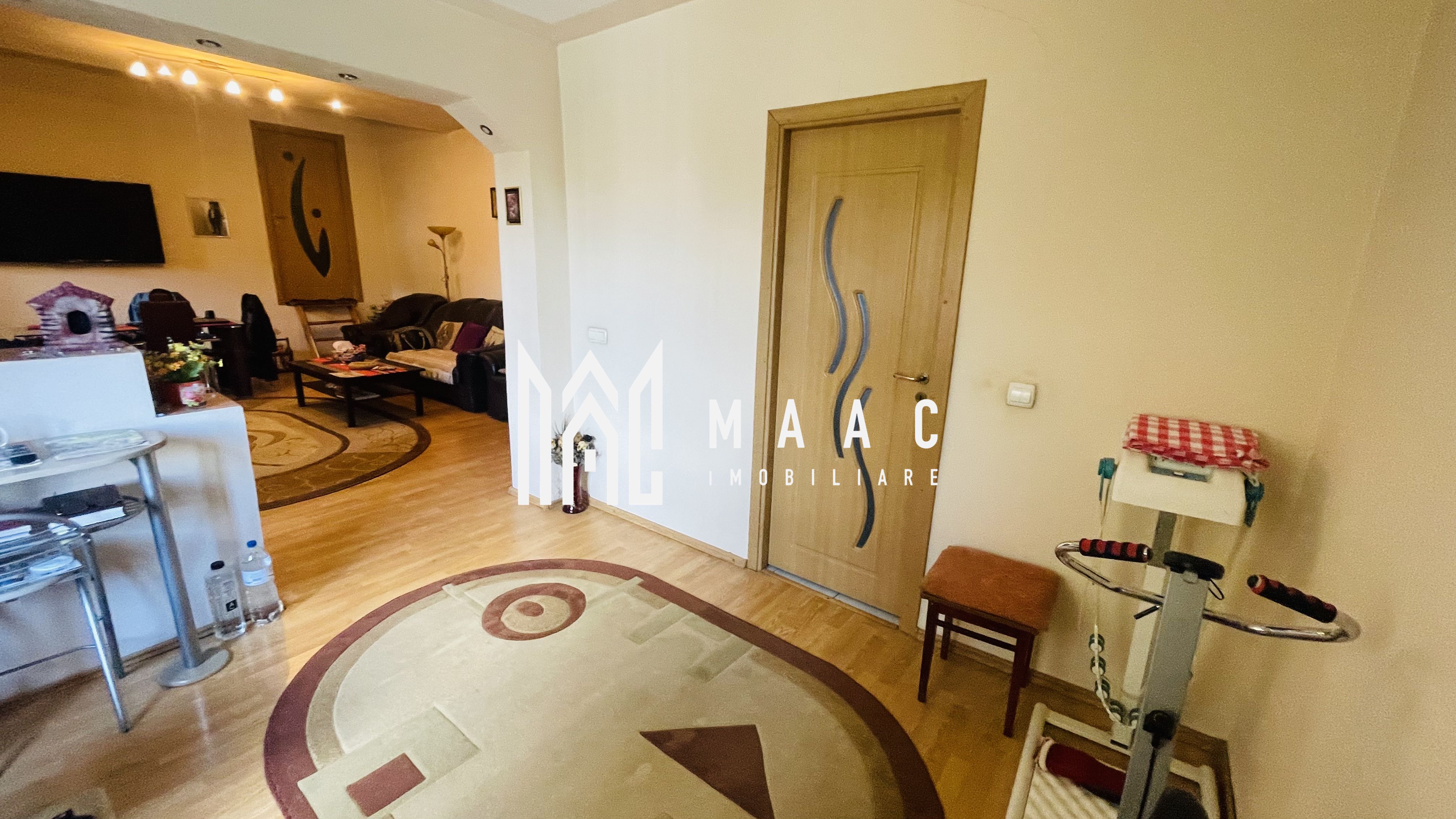 Vila 9 Camere I 5Bai | 370 MP I Curte 500 MP I Turnisor