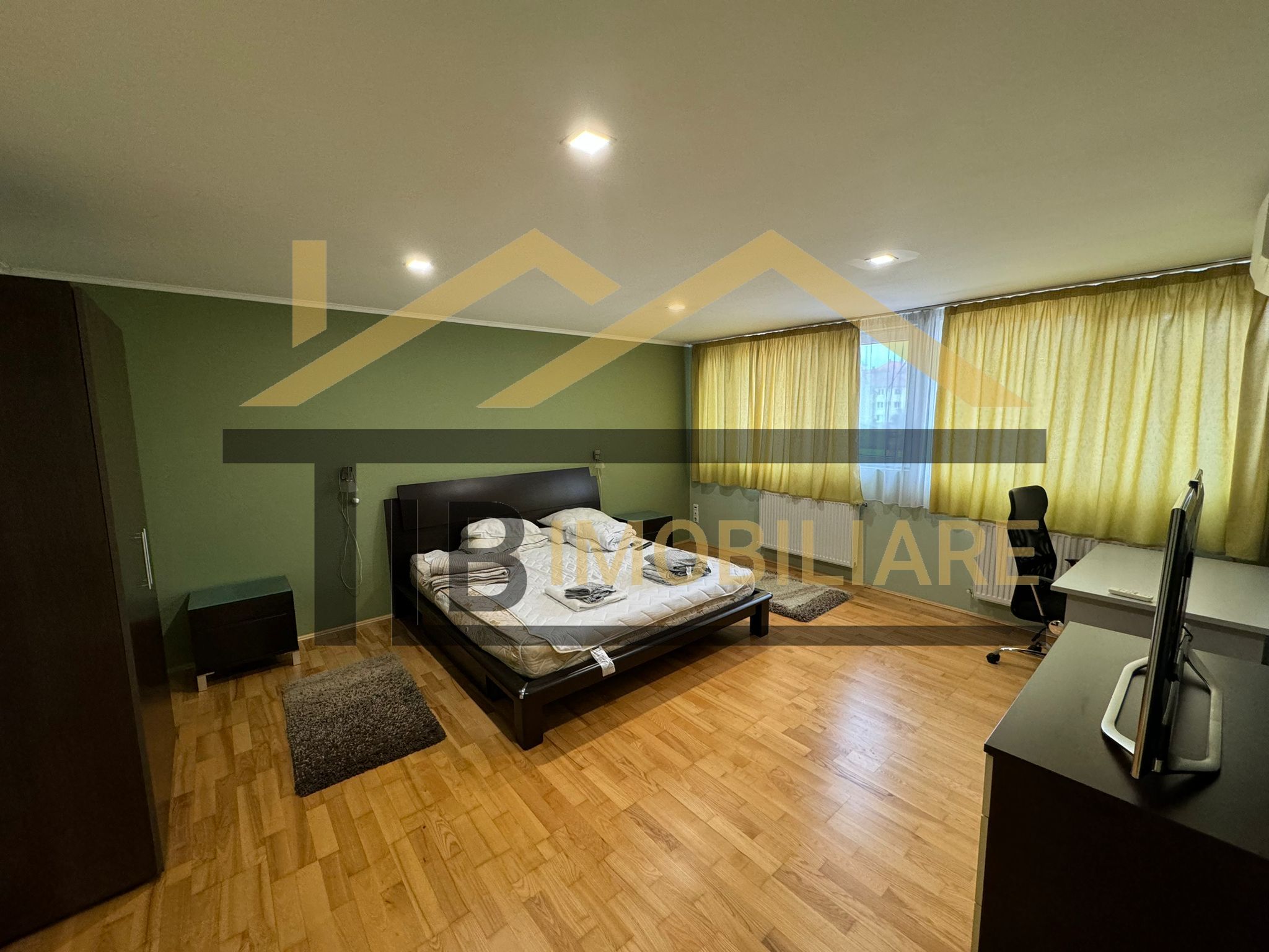 Apartament cu 3 camere, 140 mp, Zona Piata Trandafirilor