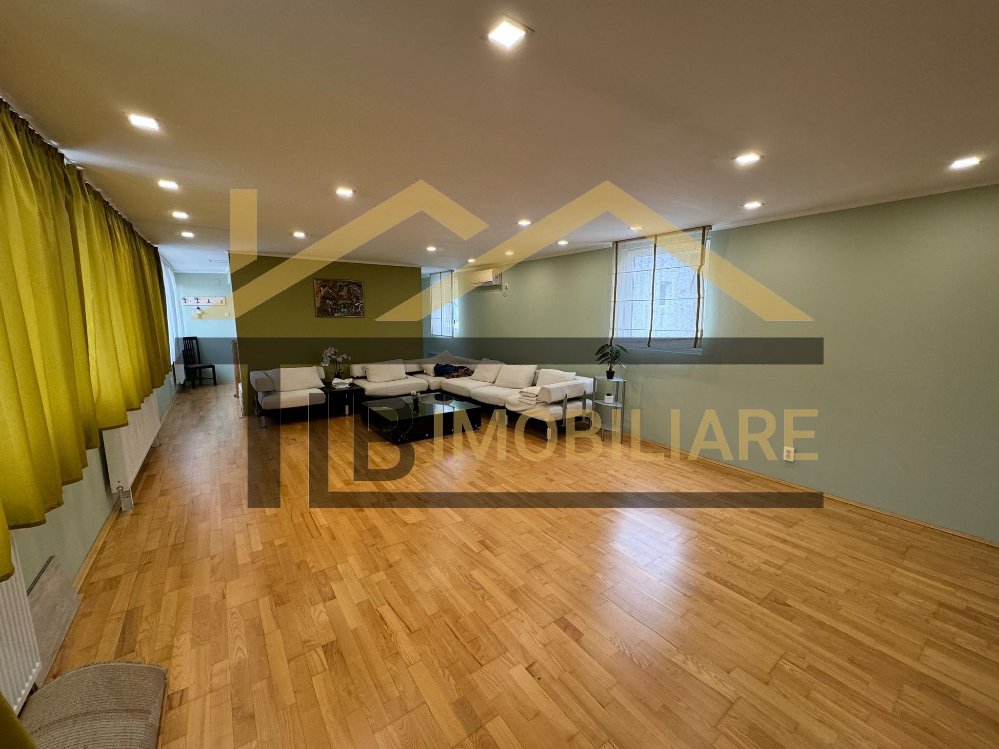 Apartament cu 3 camere, 140 mp, Zona Piata Trandafirilor — fotografia 3