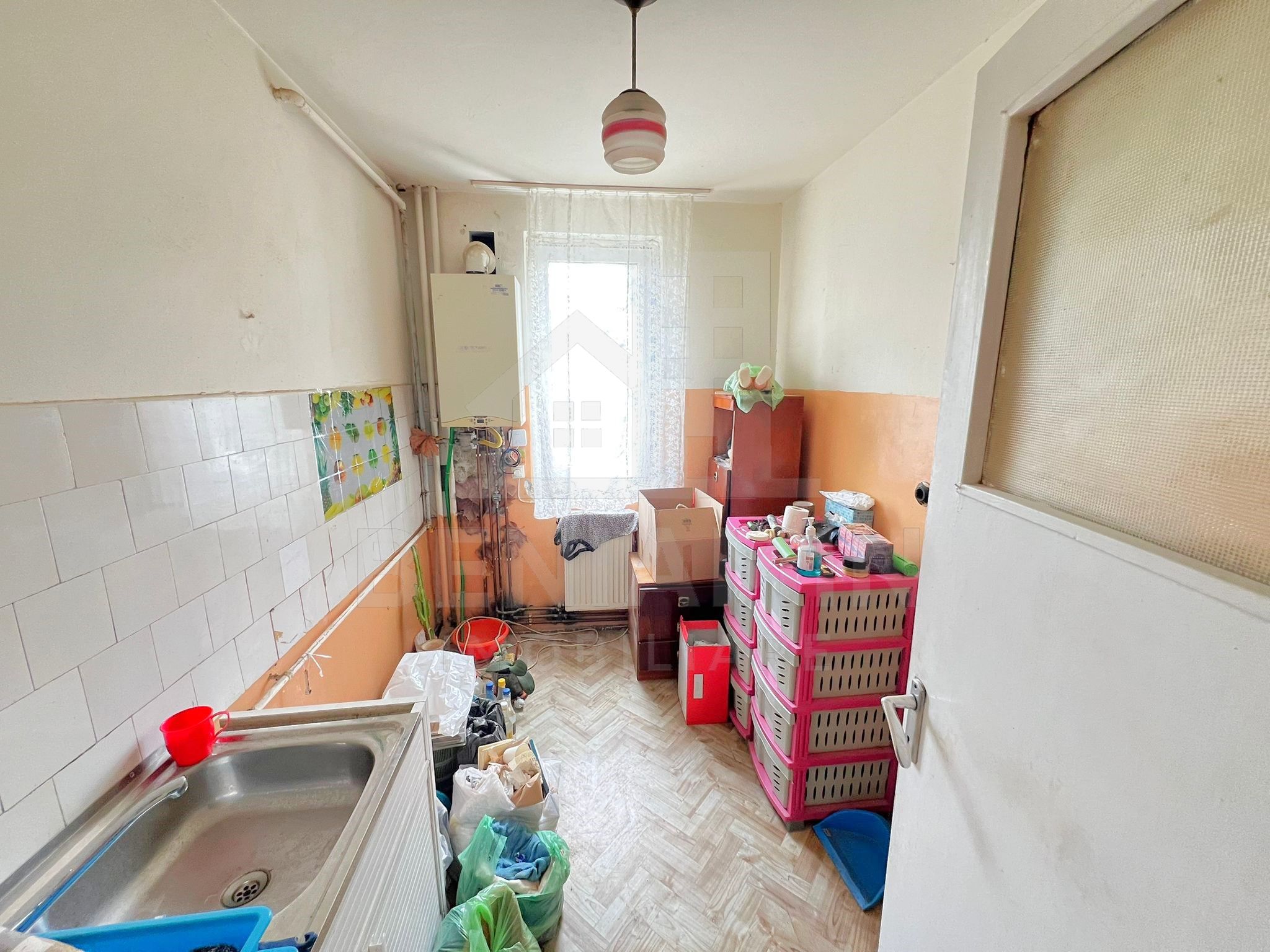 Apartament-2 Camere-48mp-CT- Etajul 2-Izolat-Bulevardul Saturn-Brasov — fotografia 4