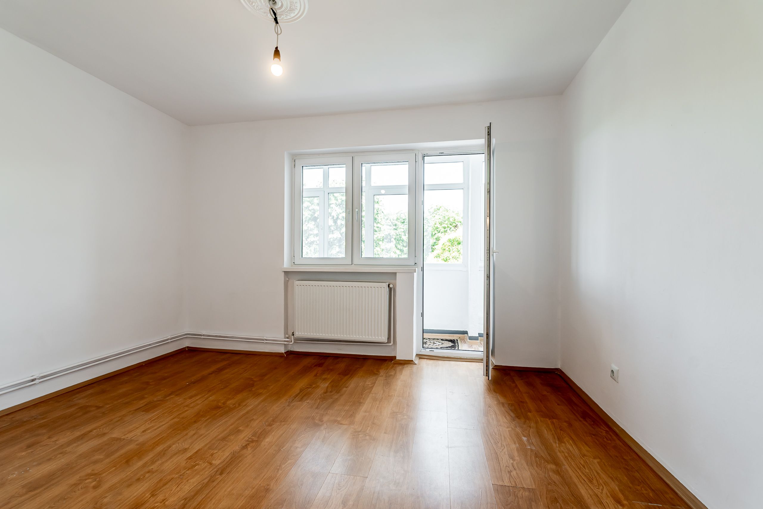 PRET NOU! Apartament 2 camere Ultracentral bvd Revolutiei - COMISION 0 — fotografia 3