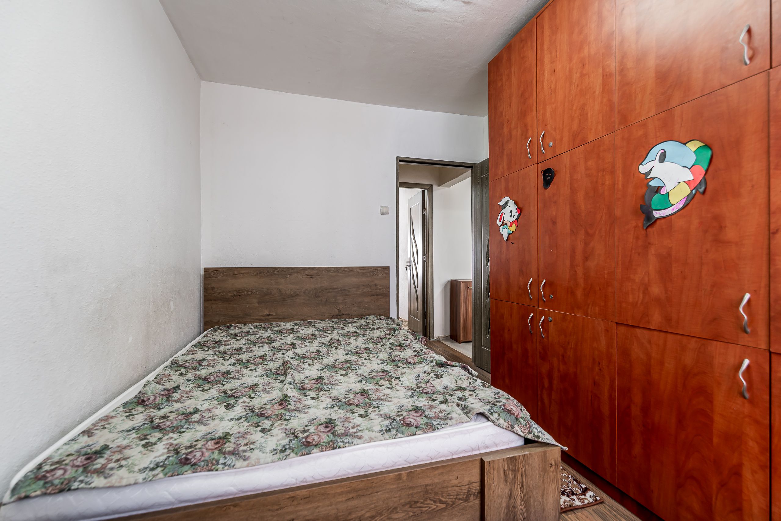 Apartament cu 3 camere, etaj 1 + loc de parcare pe Aleea Predeal — fotografia 4