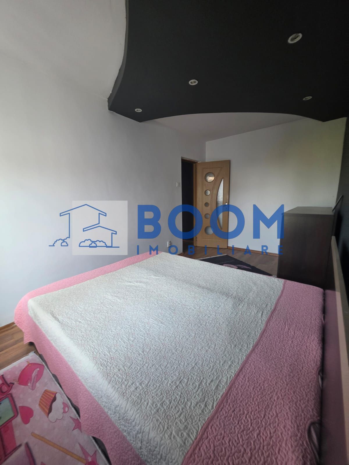 Apartament 3 camere Ostroveni | Centrala proprie | Geam la baie — fotografia 10