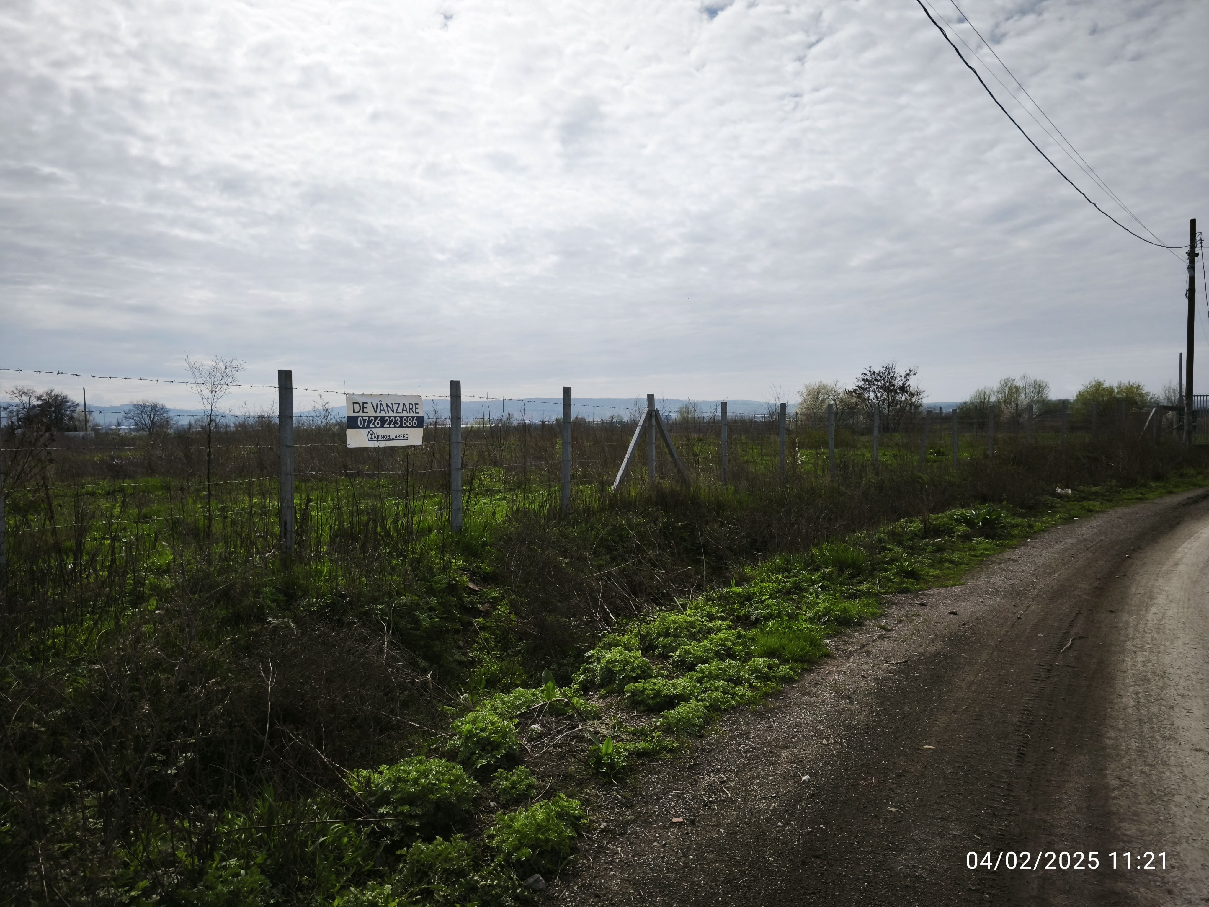 Teren drept  19059 mp - toate utilitățile - asfalt - Sancrai