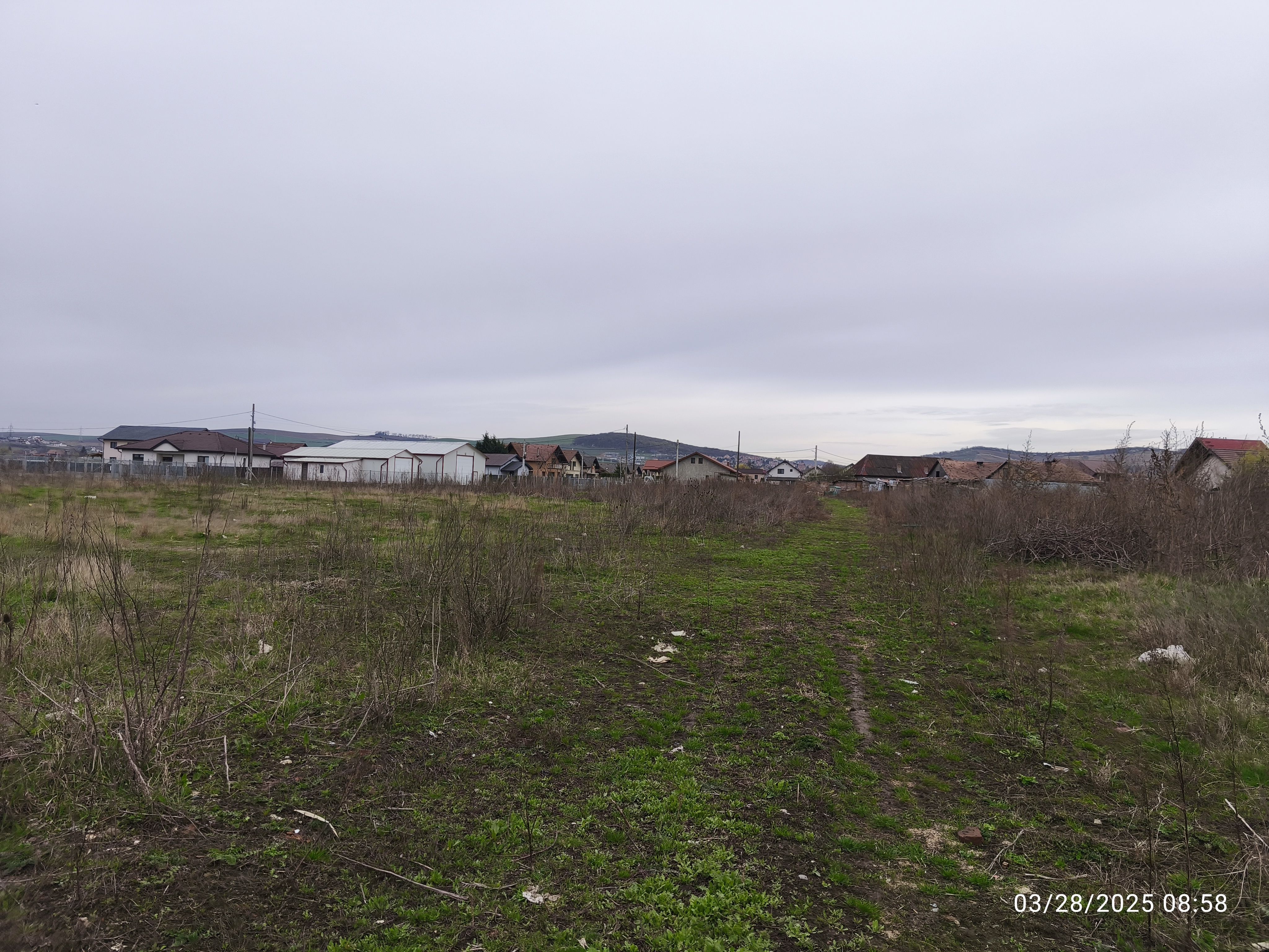 Teren drept  19059 mp - toate utilitățile - asfalt - Sancrai — fotografia 2