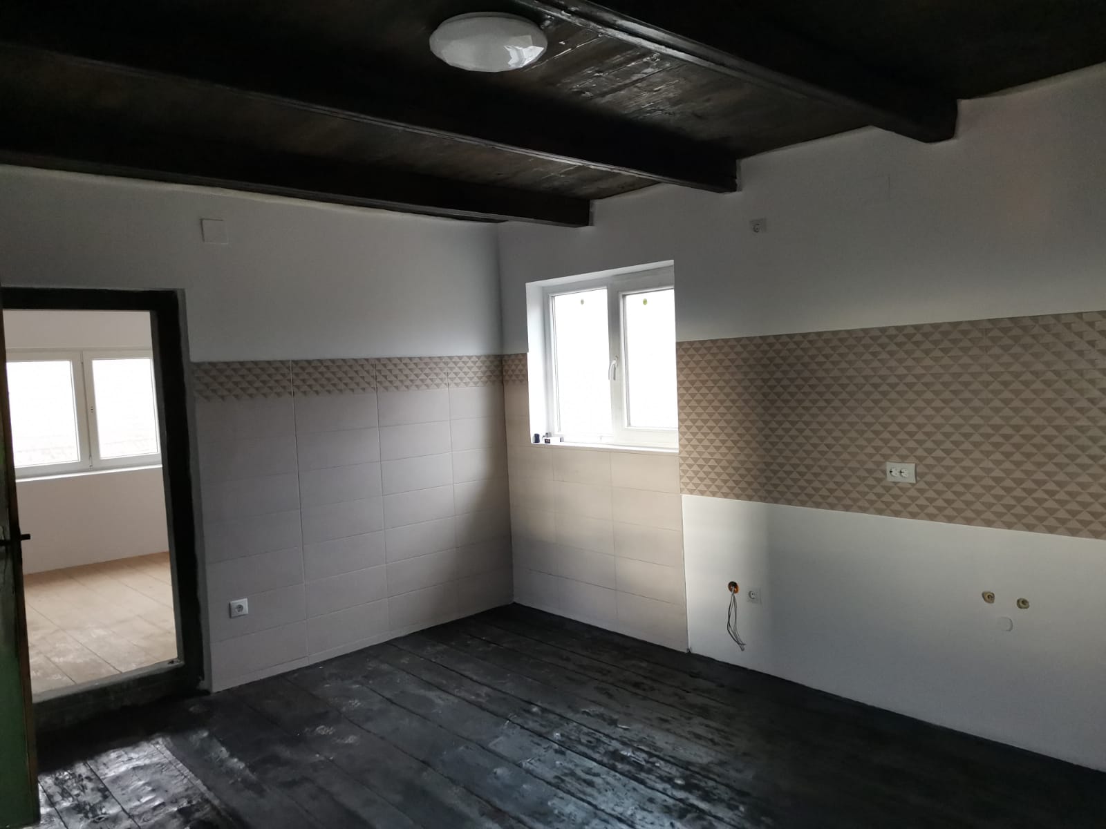 Casă la țară 3 camere de vânzare în Bulzestii De Sus, Tomnatec- HD — fotografia 4