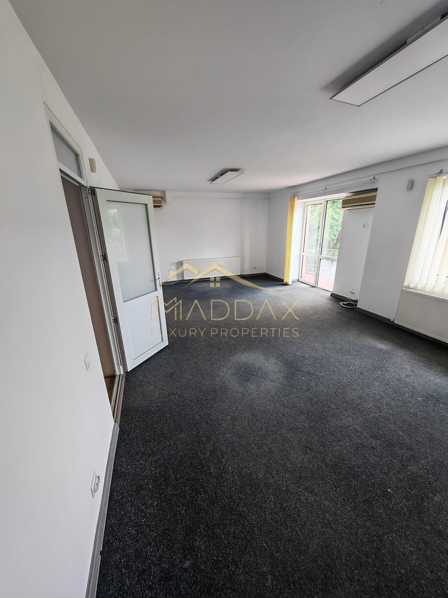 SPATIU COMERCIAL 220 MP -  ZONA MALL VITAN*** — fotografia 11