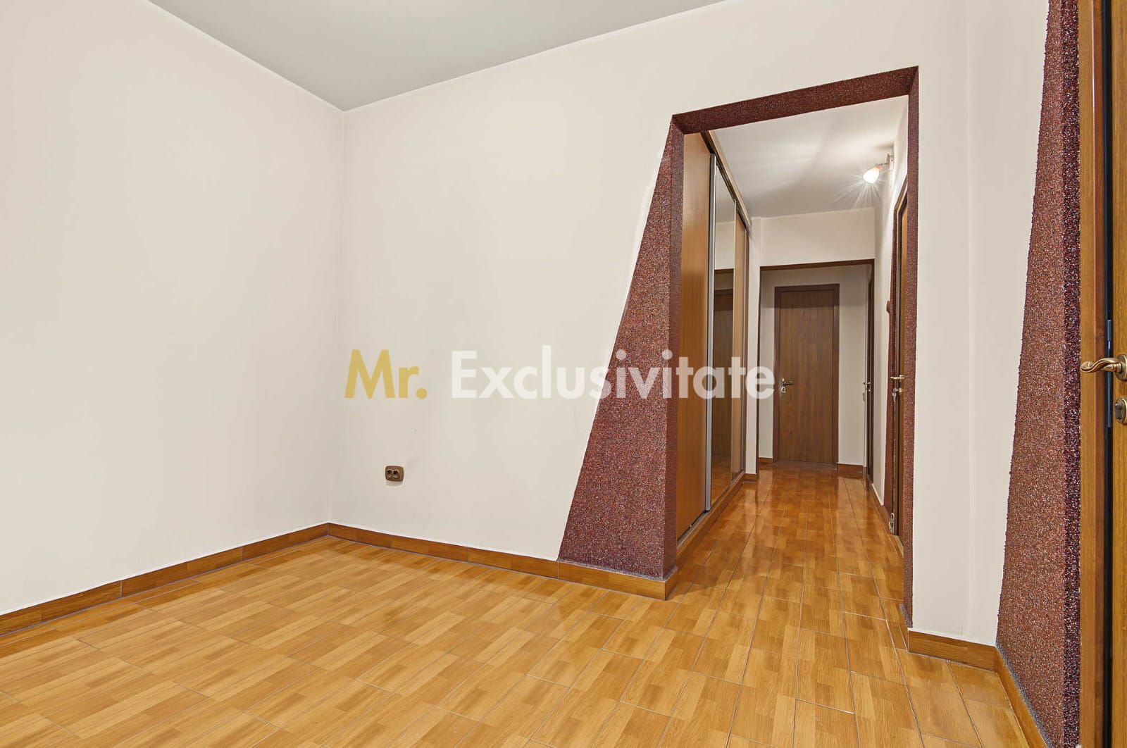 Apartament cu 3 camere decomandat etaj intermediar — fotografia 3