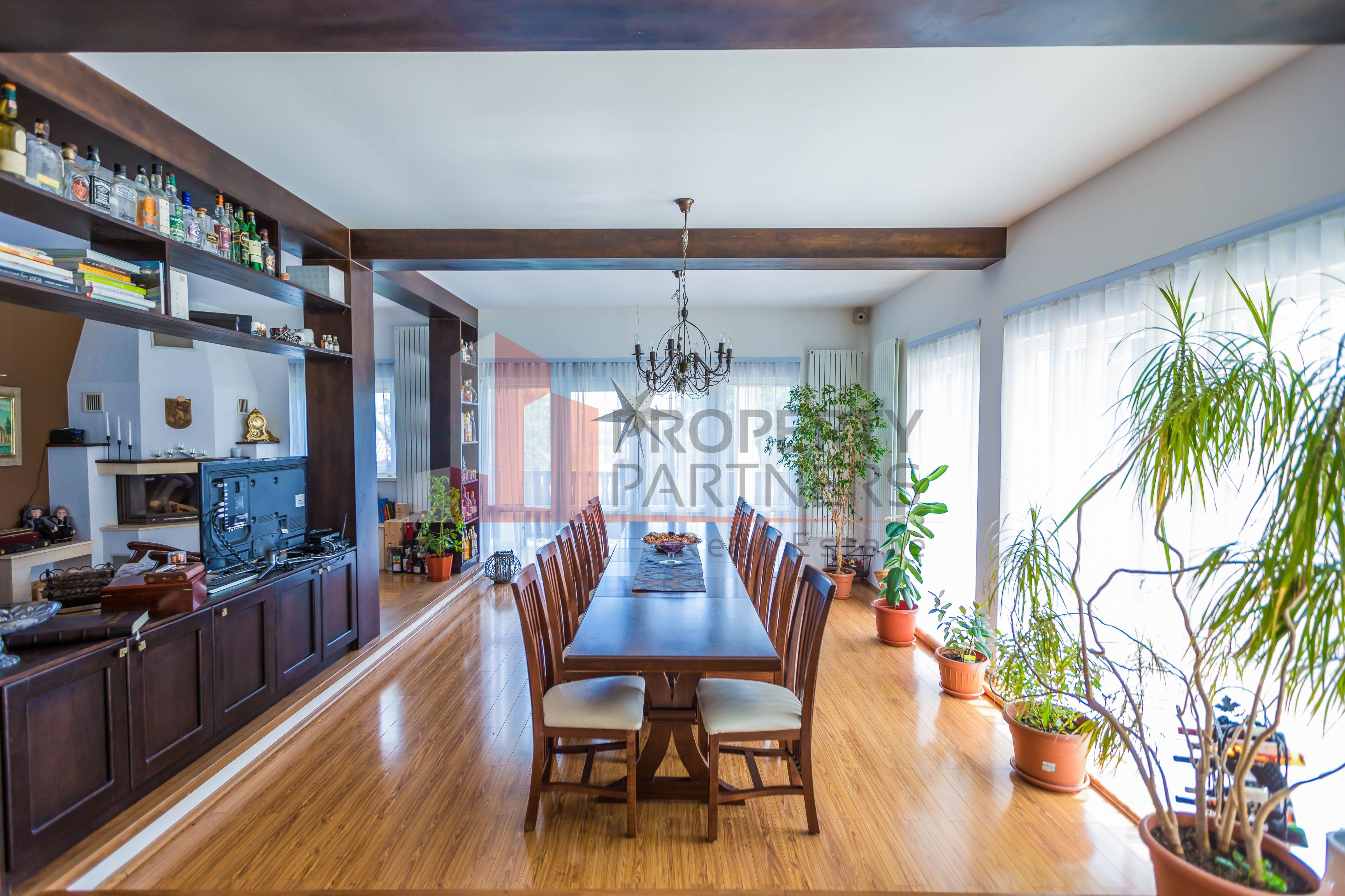 Vilă 340 mp Bran | Teren 5500 mp | 6 dormitoare cu băi proprii — fotografia 6