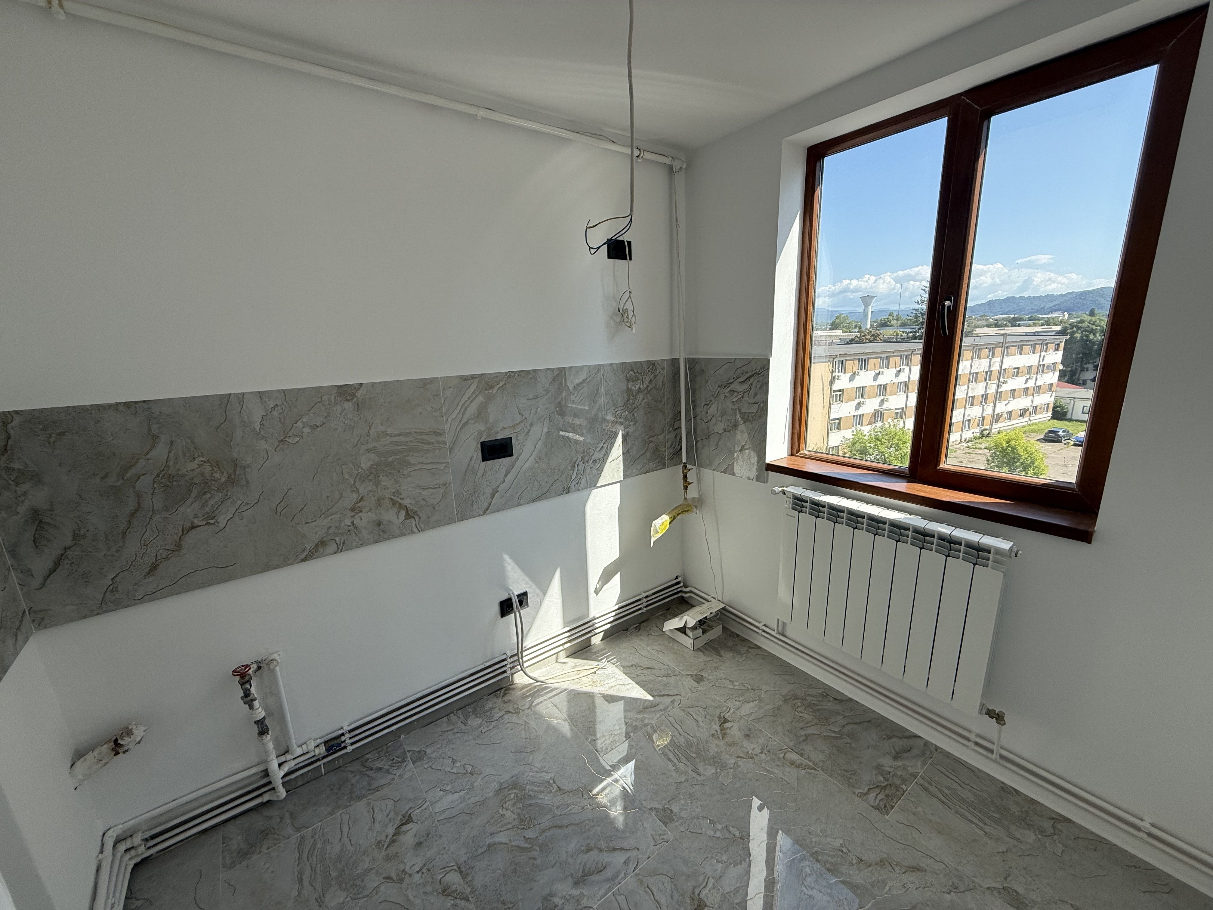 Apartament 3 camere renovat ca la carte zona OMV Campina — fotografia 10