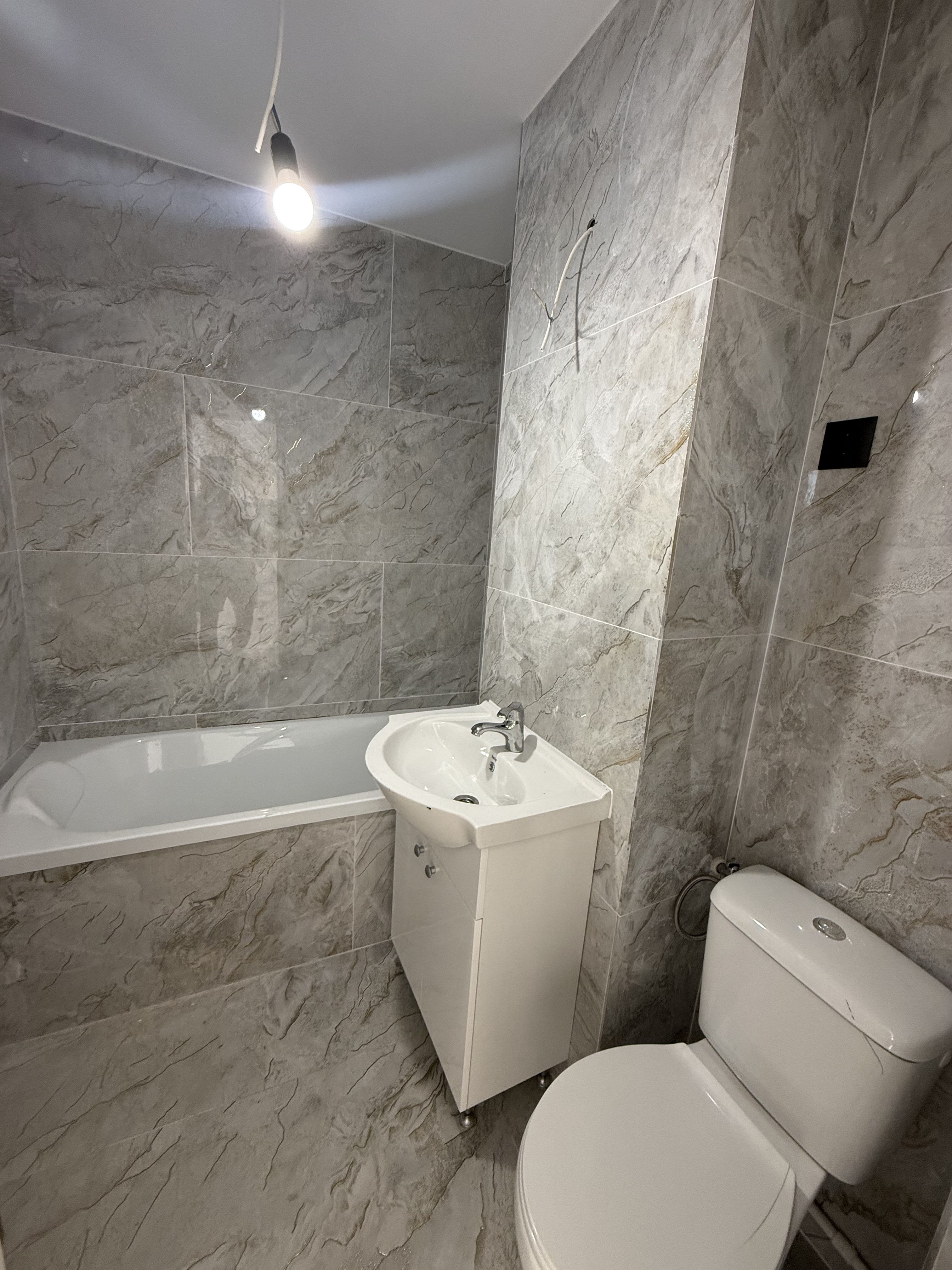 Apartament 3 camere renovat ca la carte zona OMV Campina — fotografia 12