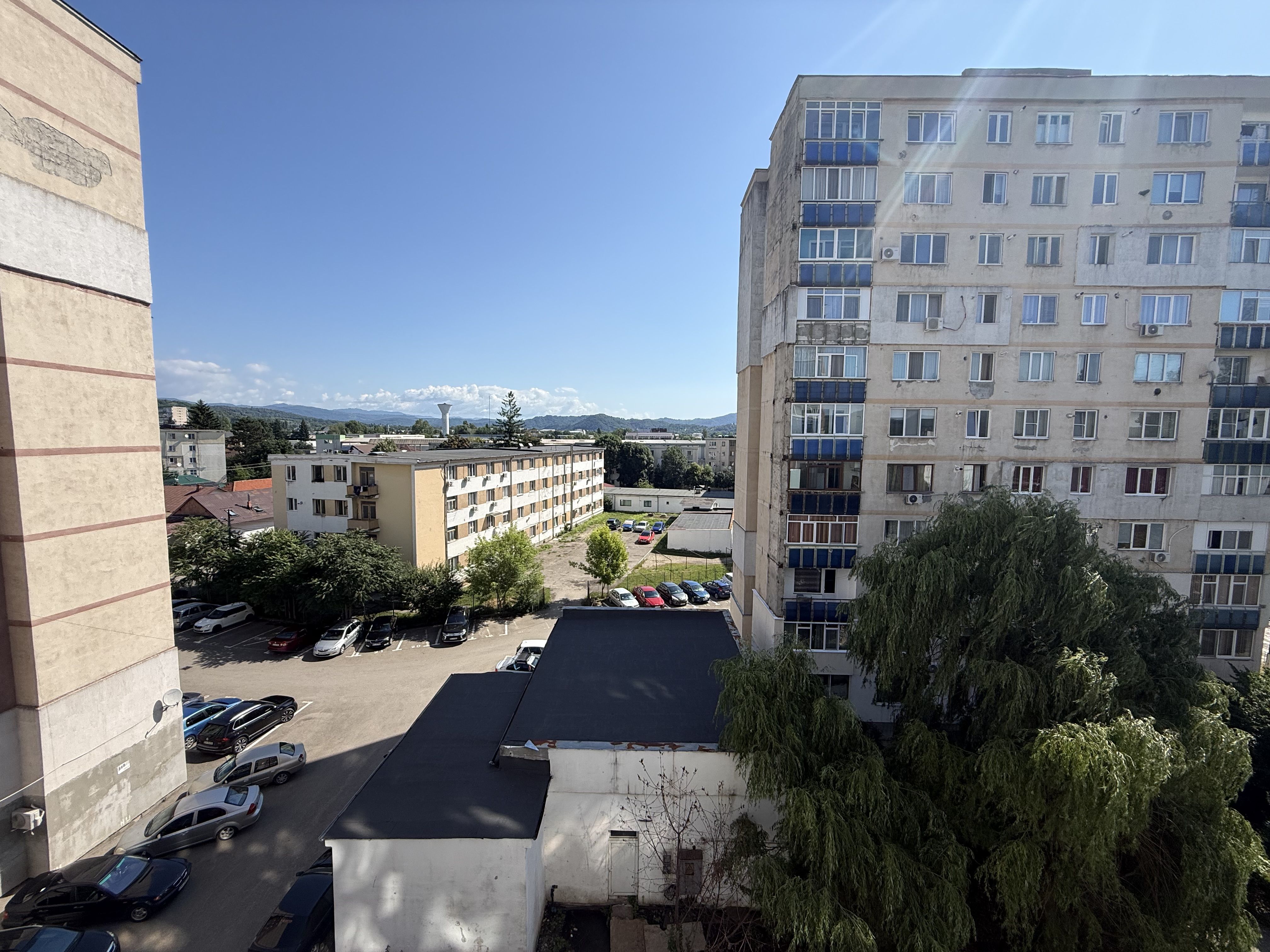 Apartament 3 camere renovat ca la carte zona OMV Campina — fotografia 17