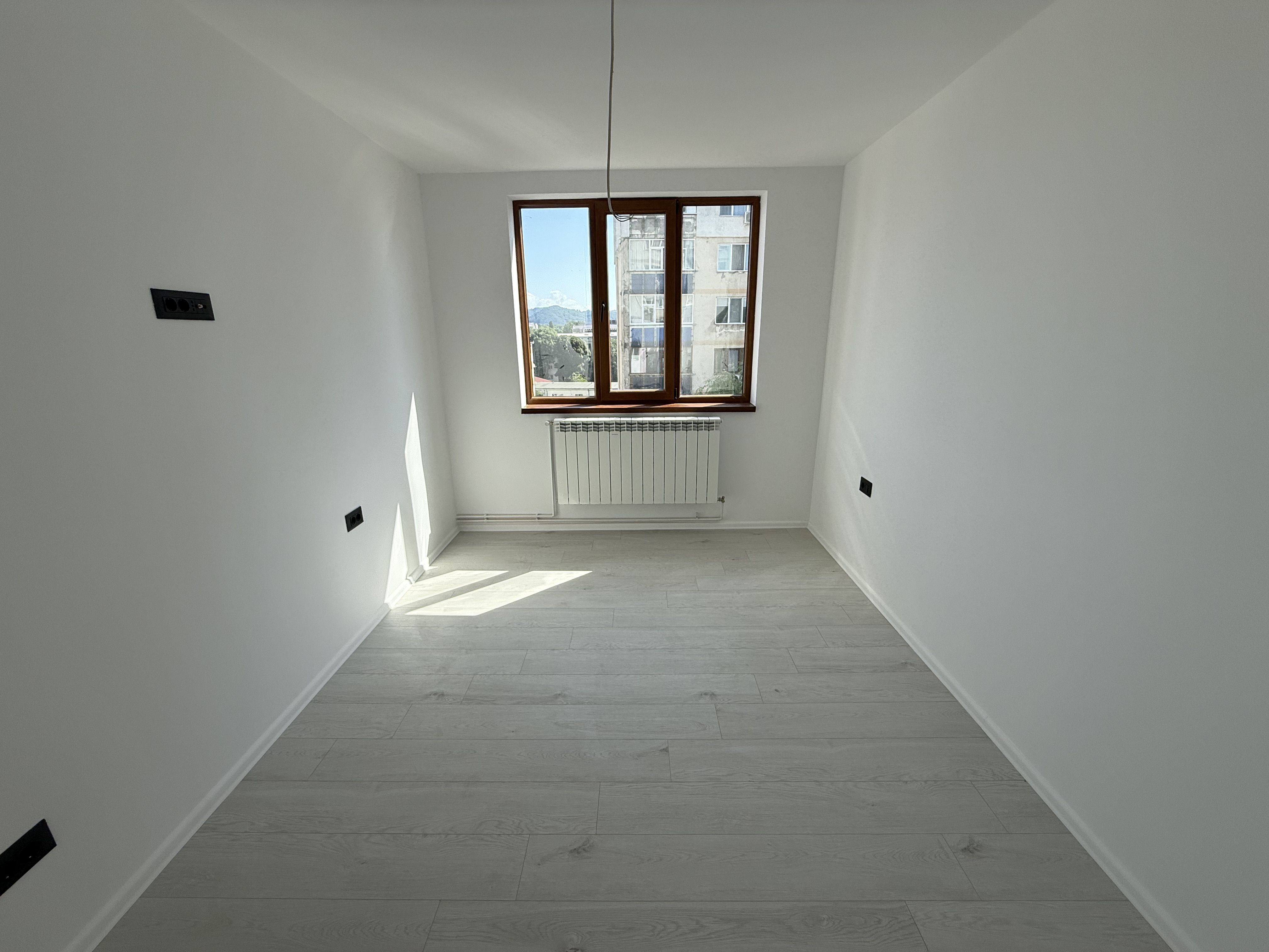 Apartament 3 camere renovat ca la carte zona OMV Campina — fotografia 6