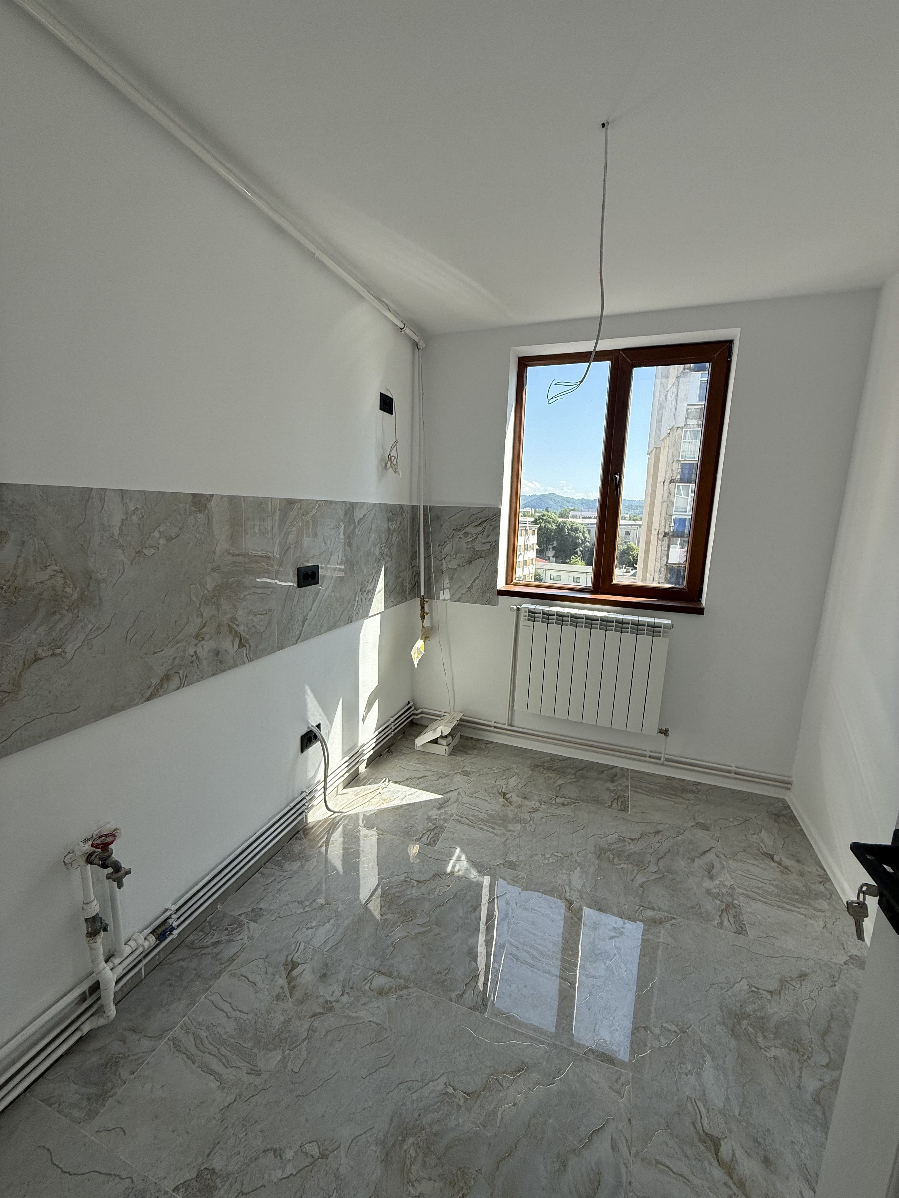 Apartament 3 camere renovat ca la carte zona OMV Campina — fotografia 7