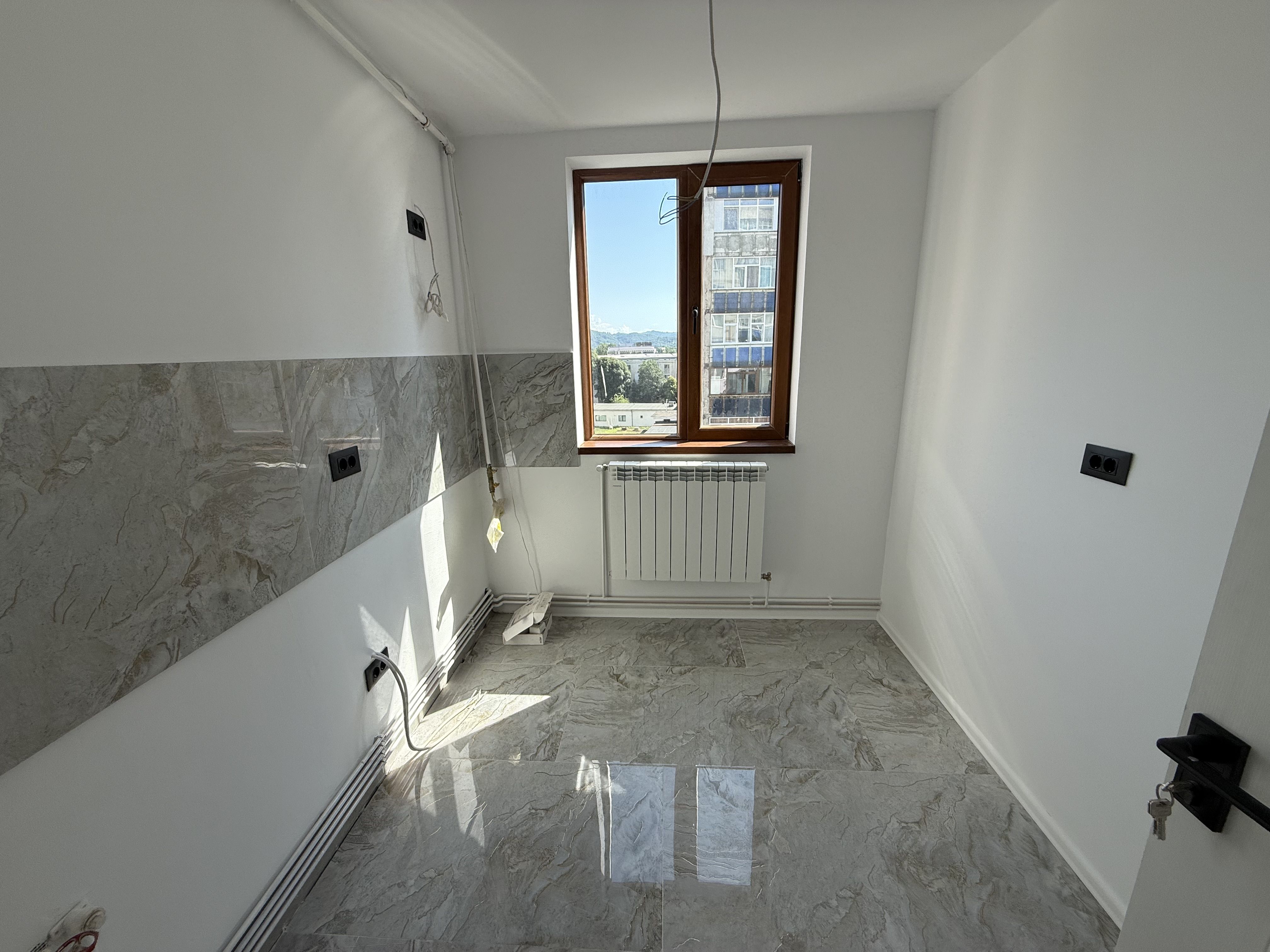 Apartament 3 camere renovat ca la carte zona OMV Campina — fotografia 8