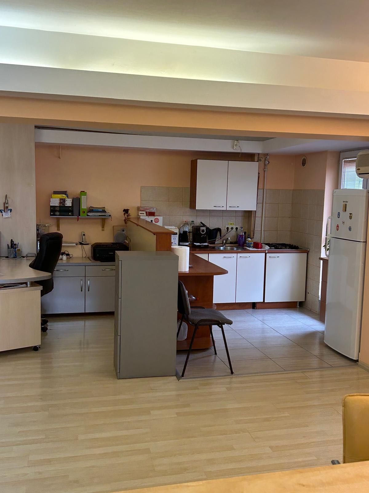 Apartament de vânzare str. Nerva Traian lângă școala 81 — fotografia 2