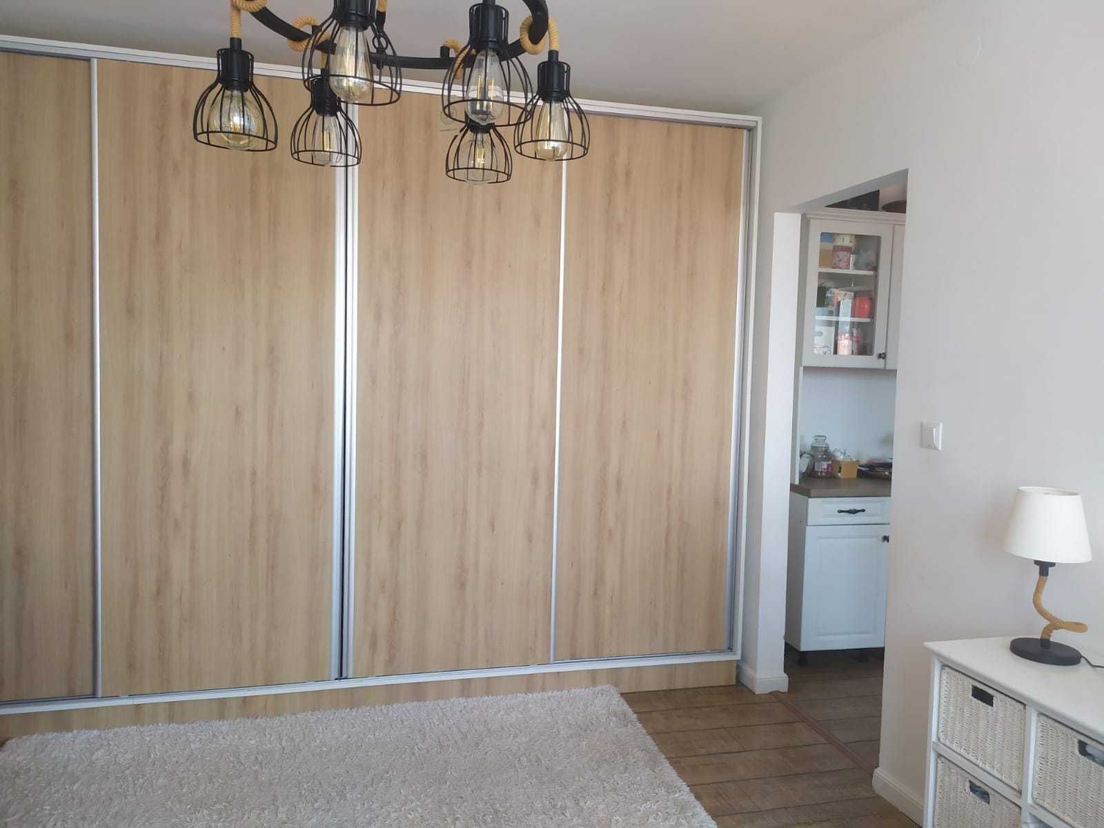 BRASADAS vinde ap ultracentral cu 3 camere.