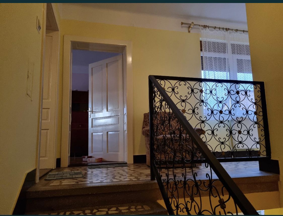 Casa centrala cu etaj — fotografia 6