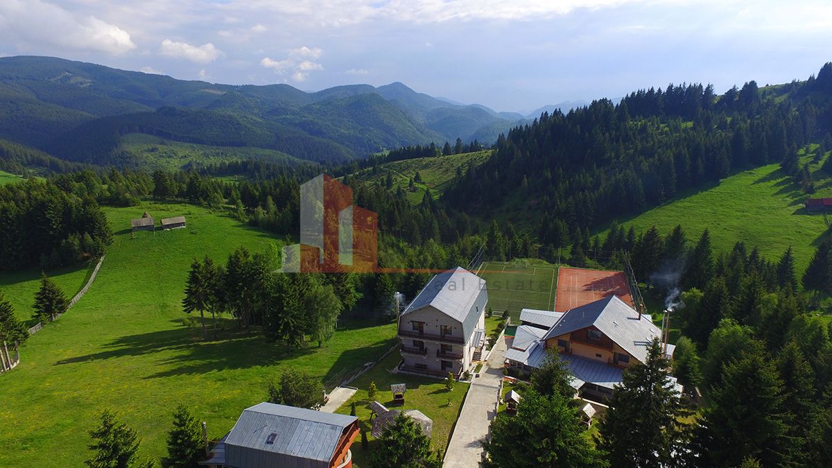 Resort 4 Stele de Vânzare | Fundata Brașov | 45.000mp | 43 Unități | — fotografia 3