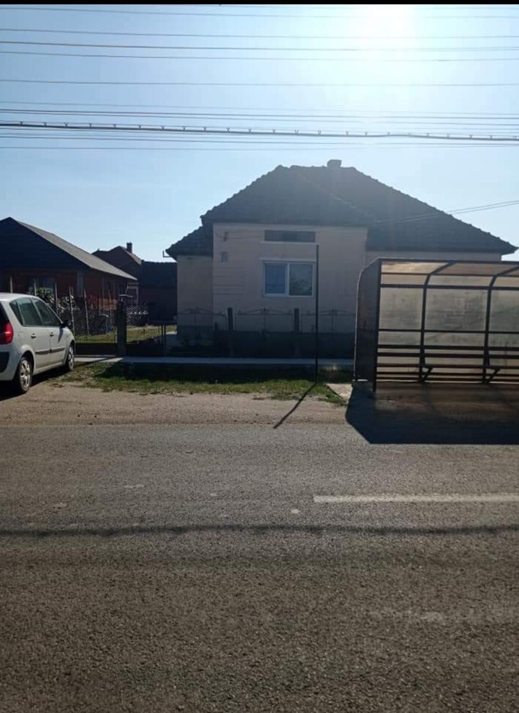 De vânzare casă cu curte