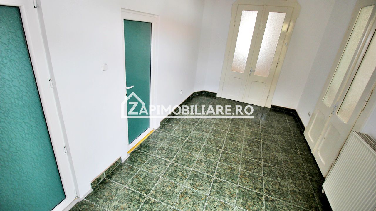 Casa 5 camere,3 băi,180 mp.teren 371 mp.Central — fotografia 10