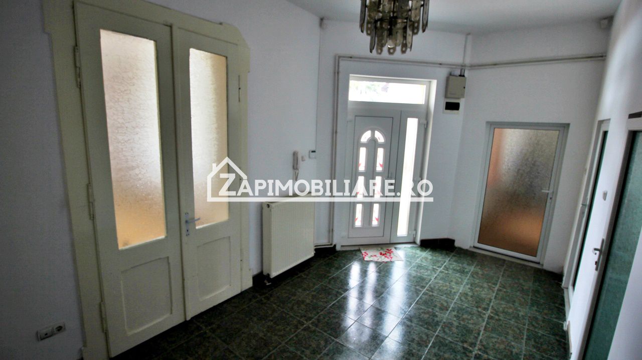 Casa 5 camere,3 băi,180 mp.teren 371 mp.Central — fotografia 5