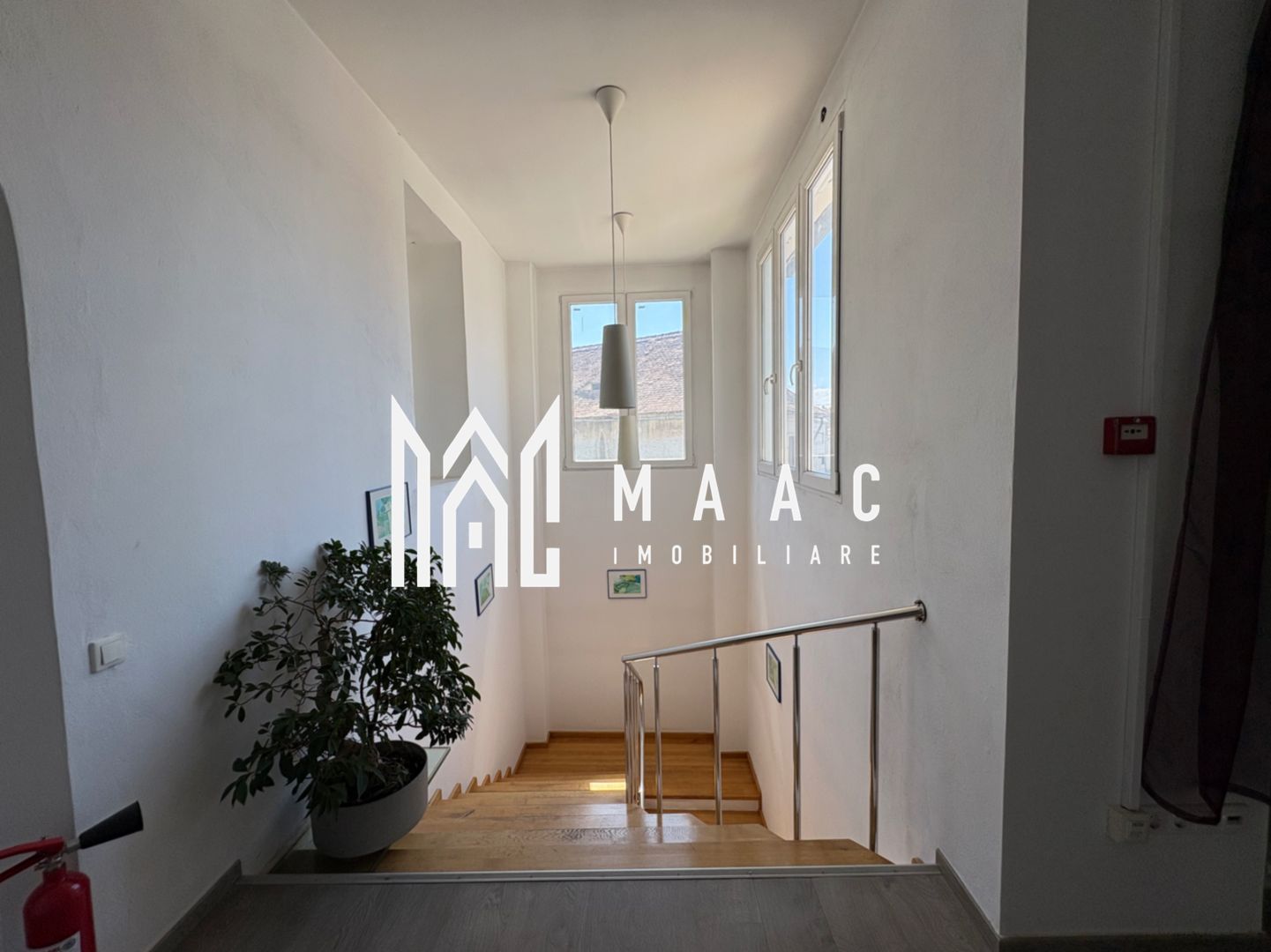 Casa ultracentrală cu potențial mixt – 1285 mp, acces dublu — fotografia 4