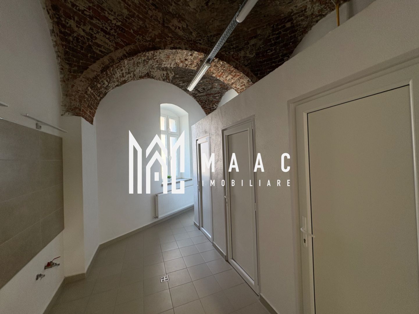 Casa ultracentrală cu potențial mixt – 1285 mp, acces dublu — fotografia 6
