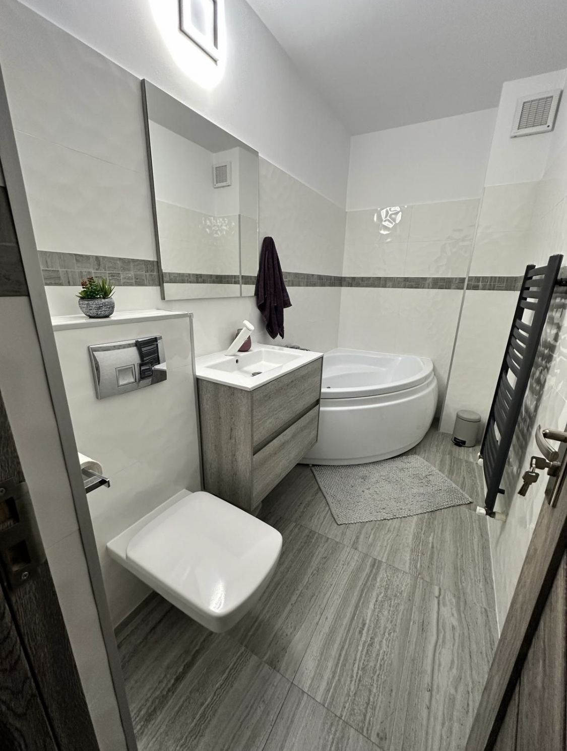 Vand ap 3 camere zona Big Cora Bratianu — fotografia 5