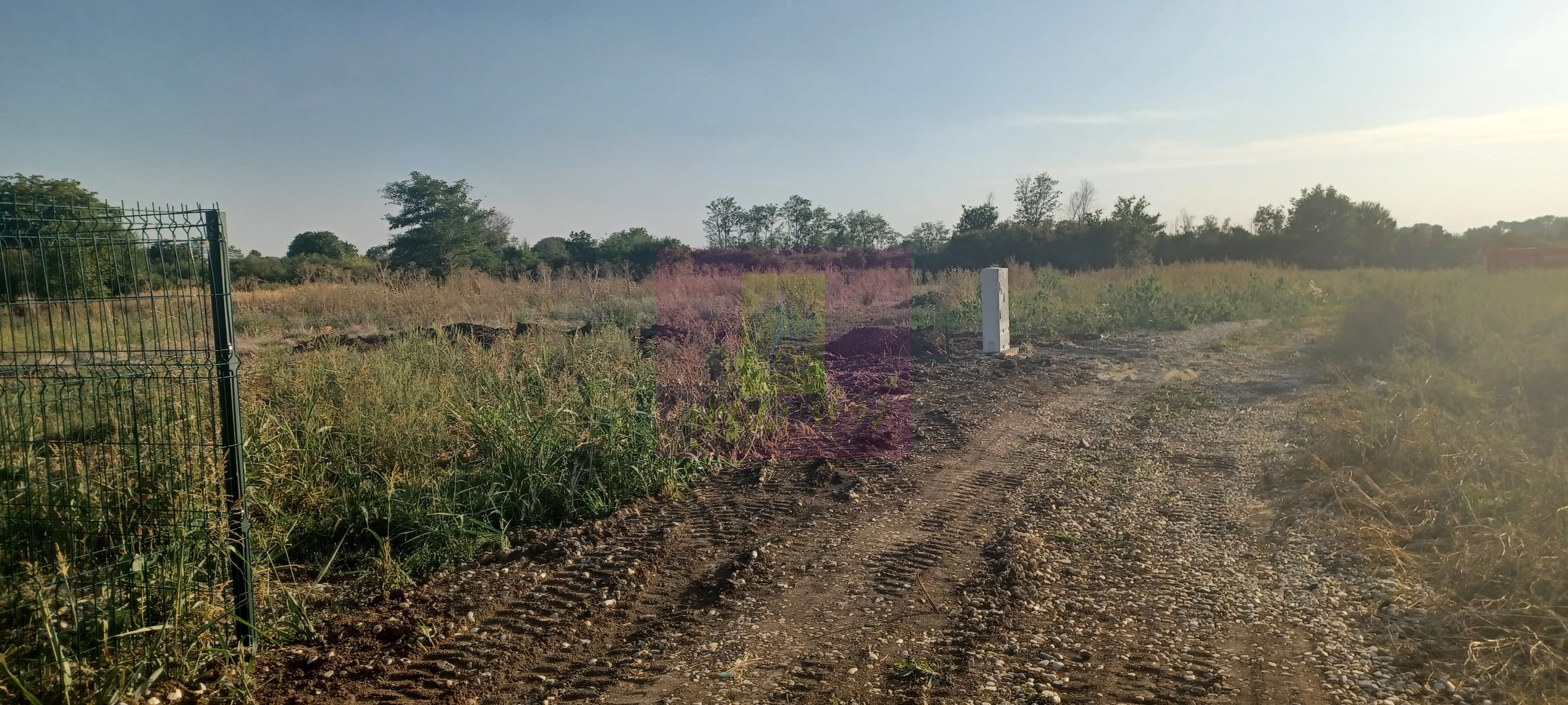 Săbăreni, lot de casă 1050 mp, curent lângă teren — fotografia 3