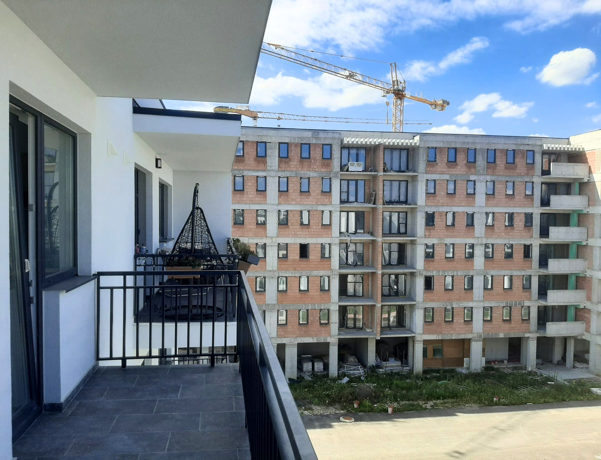 Un Apartament Pentru O Viață Bună  Coresi  2025 — fotografia 7