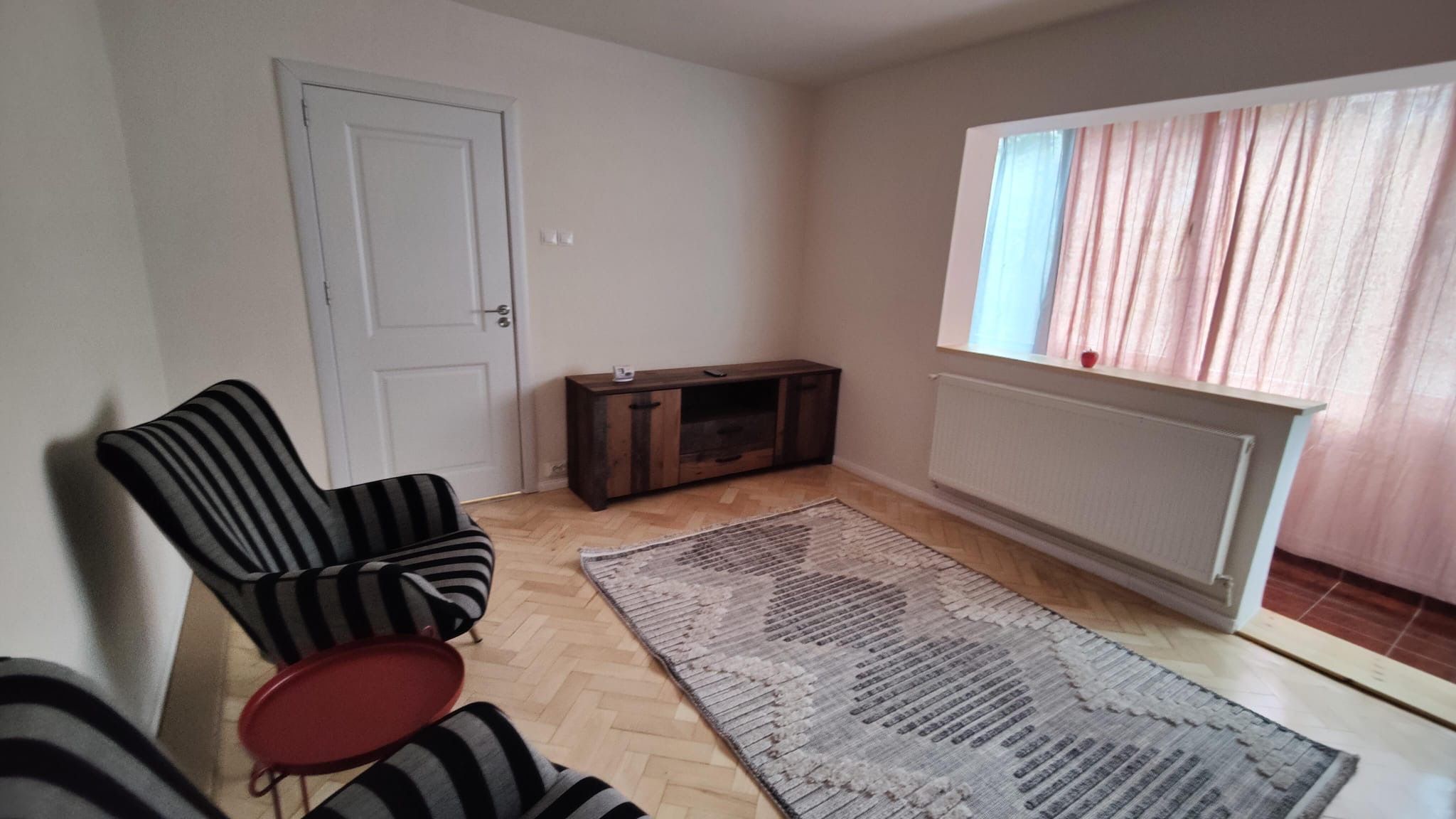 Apartament modern cu 3 camere de închiriat – Zona Torontal — fotografia 3