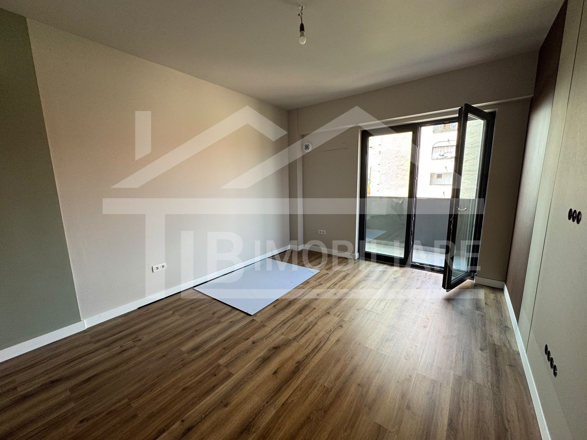 Apartament cu 2 camere, 55mp, Zona Ultracentral — fotografia 4