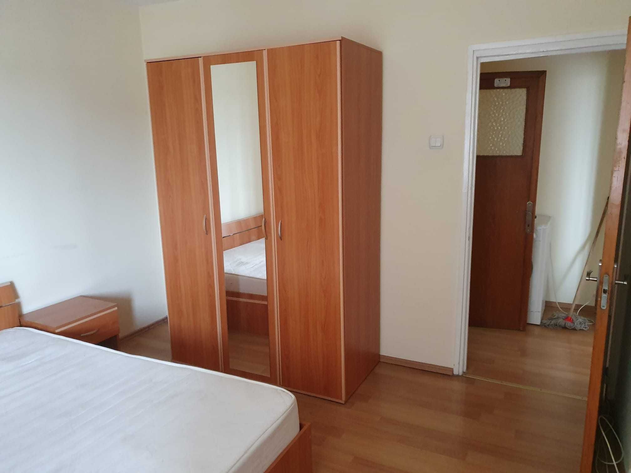 Închiriez apartament 2 camere Titan — fotografia 4