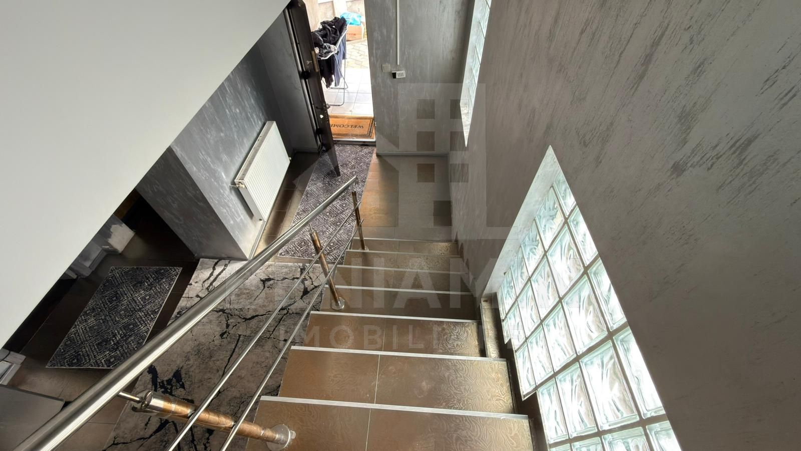 Vila-Isalnita-Structura solida-Terasa inchisa-Ideal investitie — fotografia 9