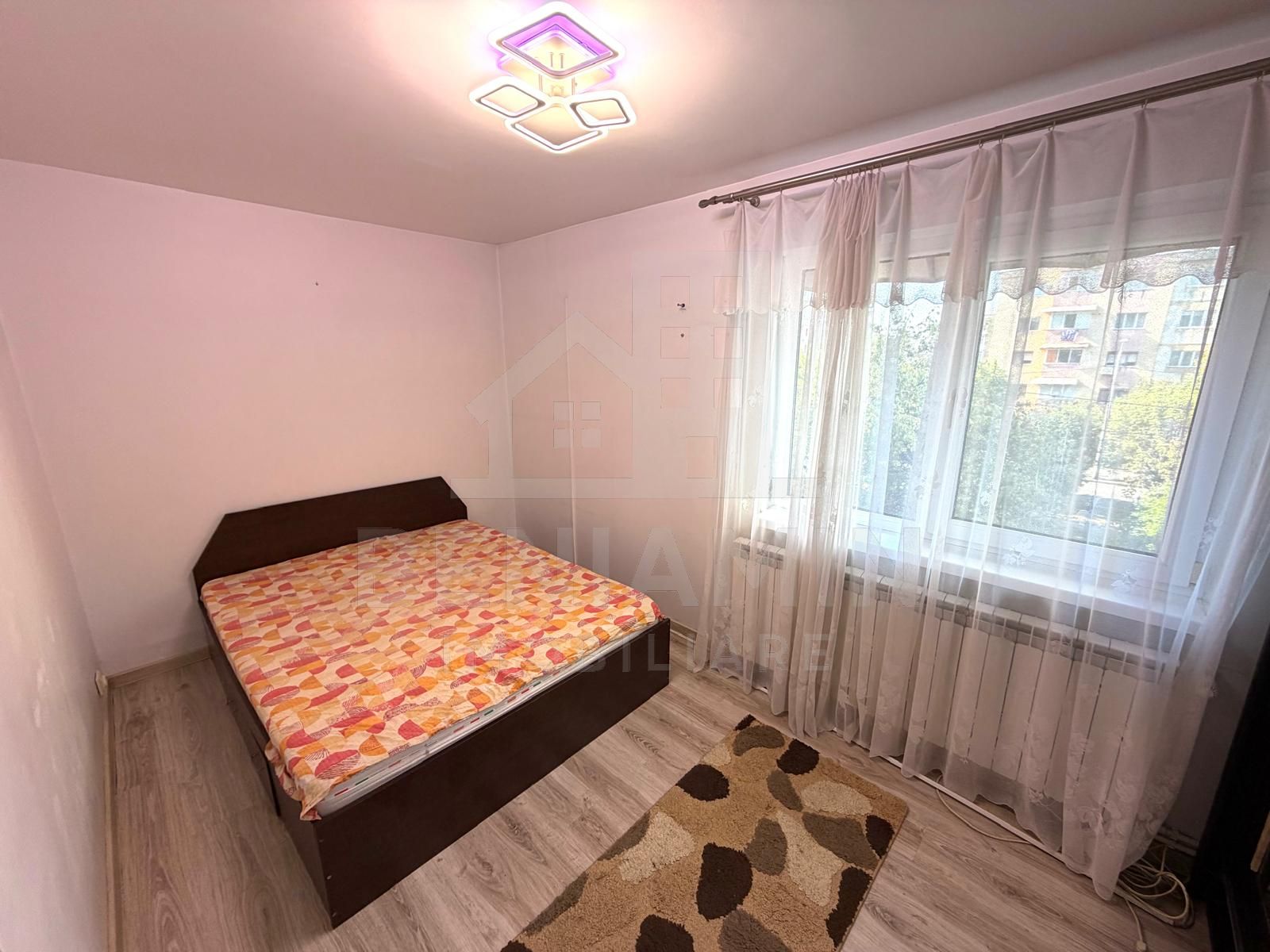 3 camere cu centrala - Craiovita Noua - zona Fortuna- etaj 2 -45mp — fotografia 3