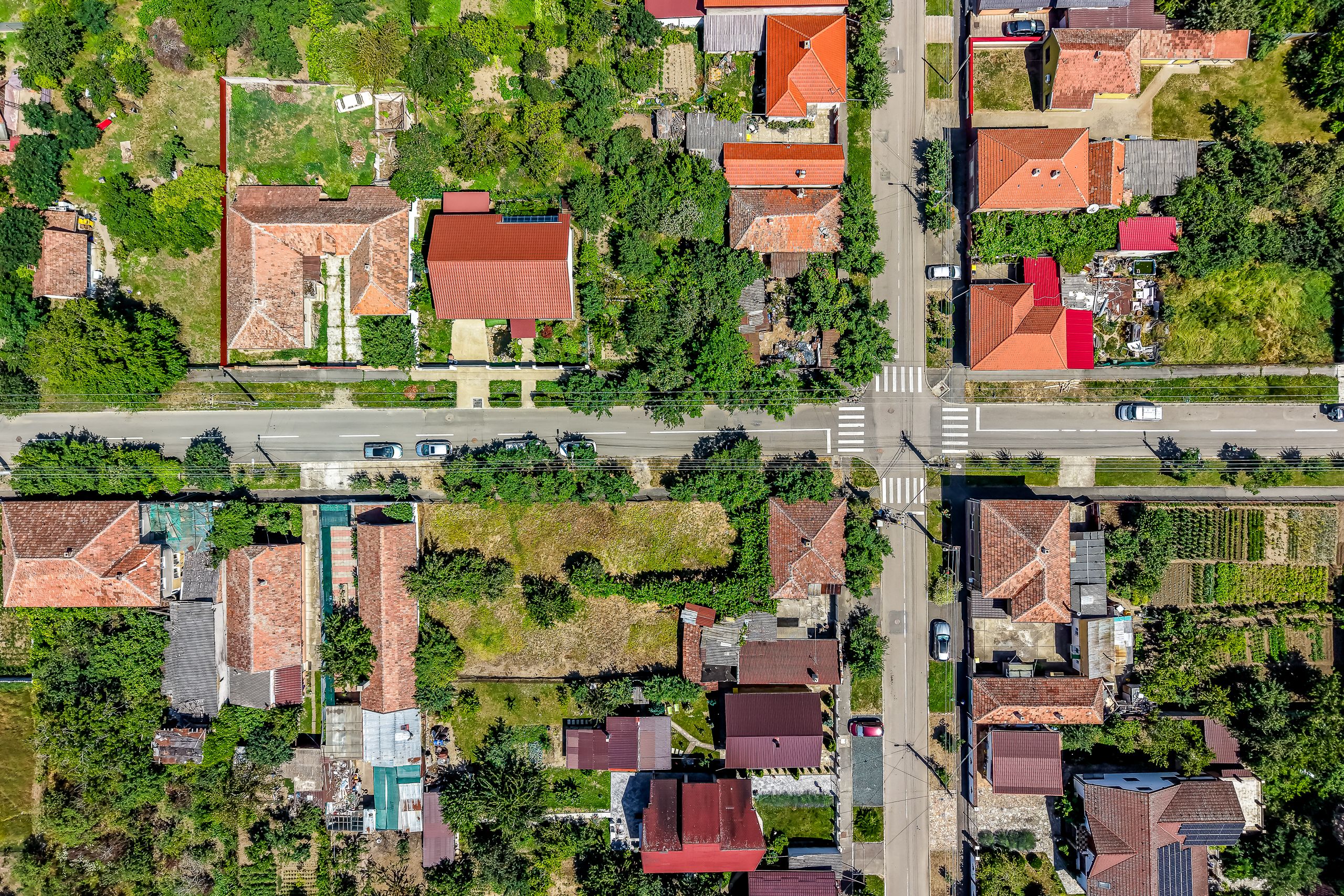 Casă cu teren 1018 mp și 2 fronturi stradale - Bujac — fotografia 4