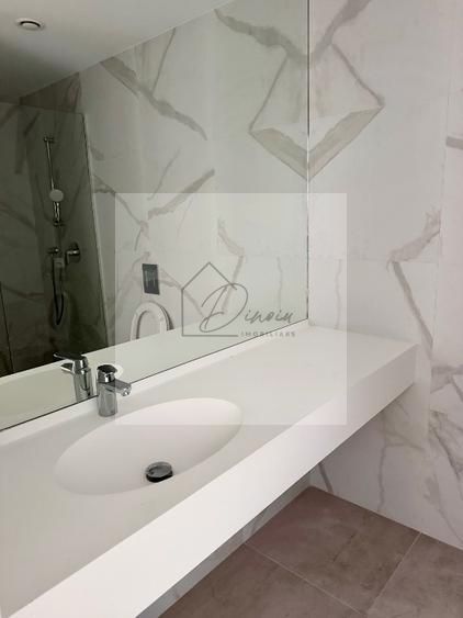 2 camere One High District I Vedere lac I COMISION 0% — fotografia 3