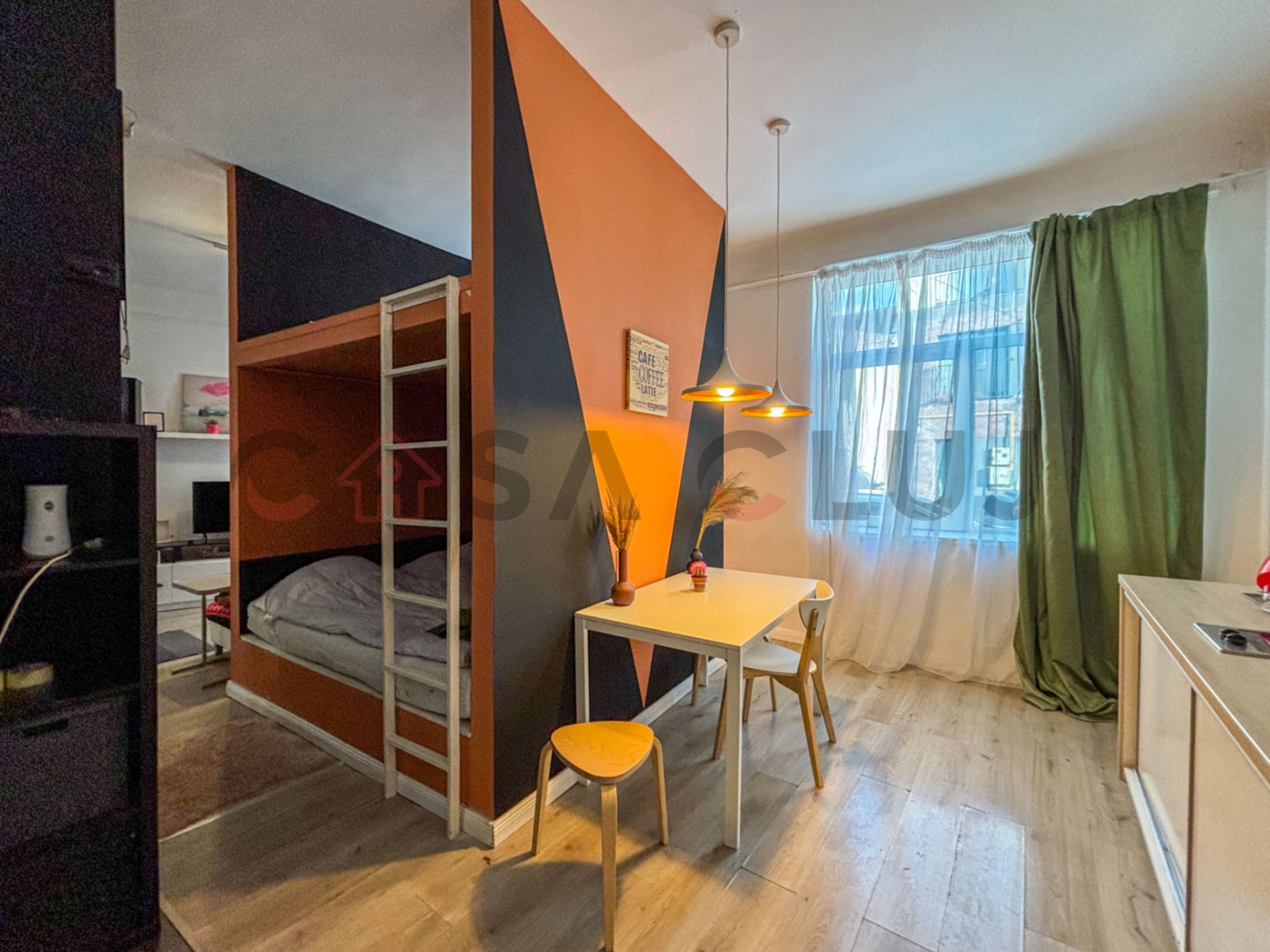 Studio langa Parcul Feroviarilor cu gradina proprie