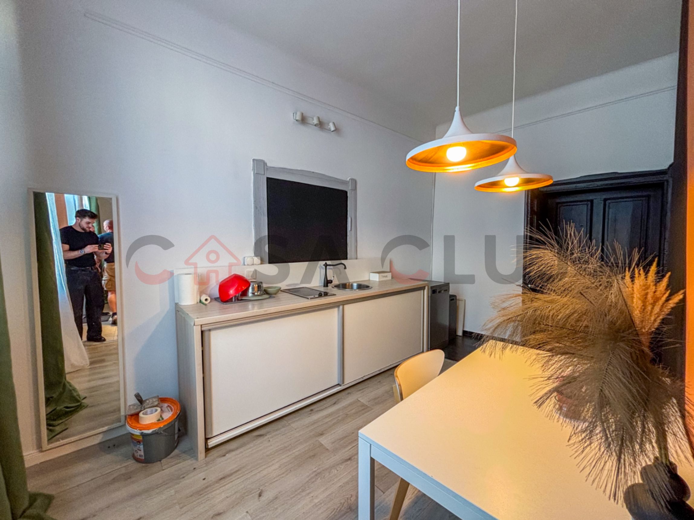 Studio langa Parcul Feroviarilor cu gradina proprie — fotografia 3